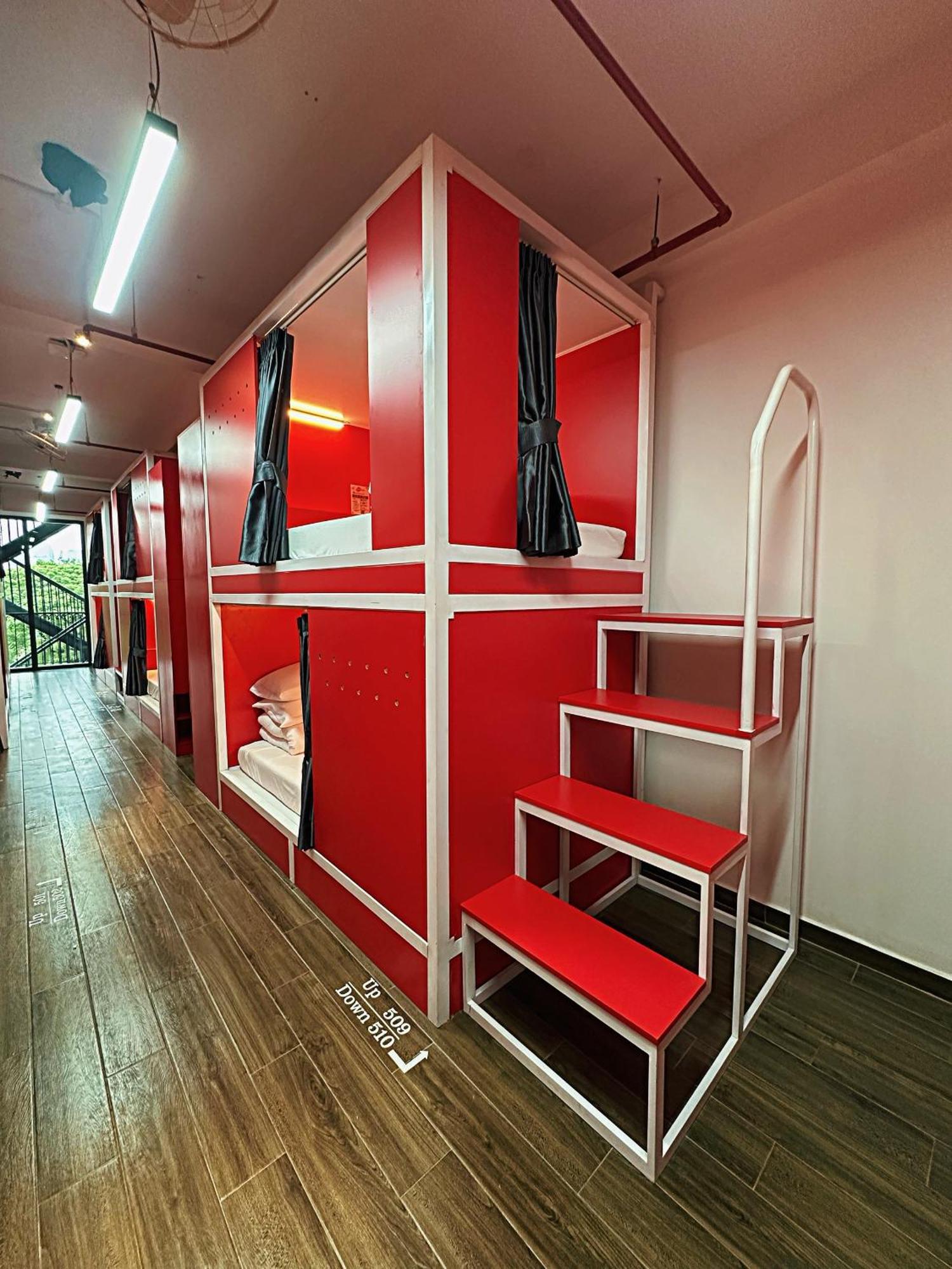 Single Bed Mixed Dormitory Room