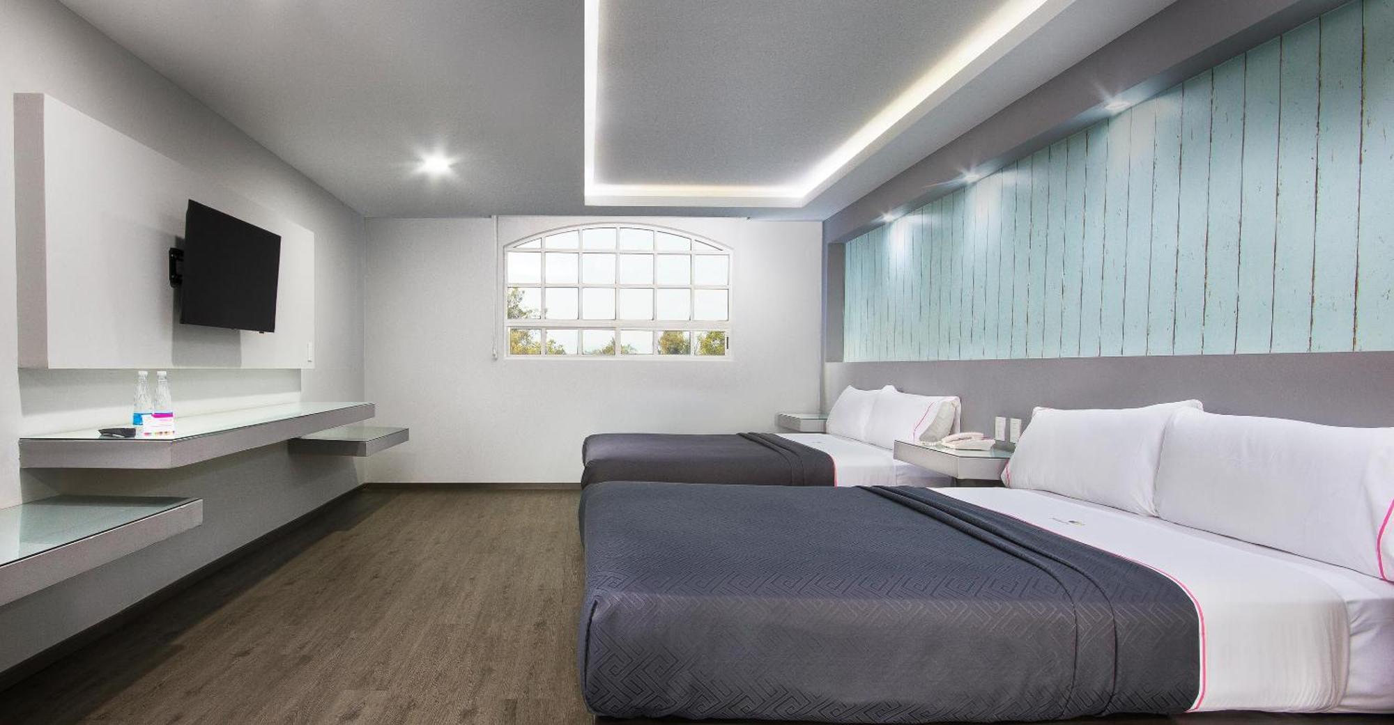 Suite Two Queen Beds Non-Smoking