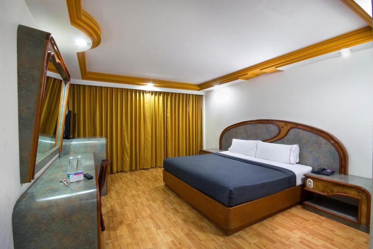 Standard King Room Non-Smoking