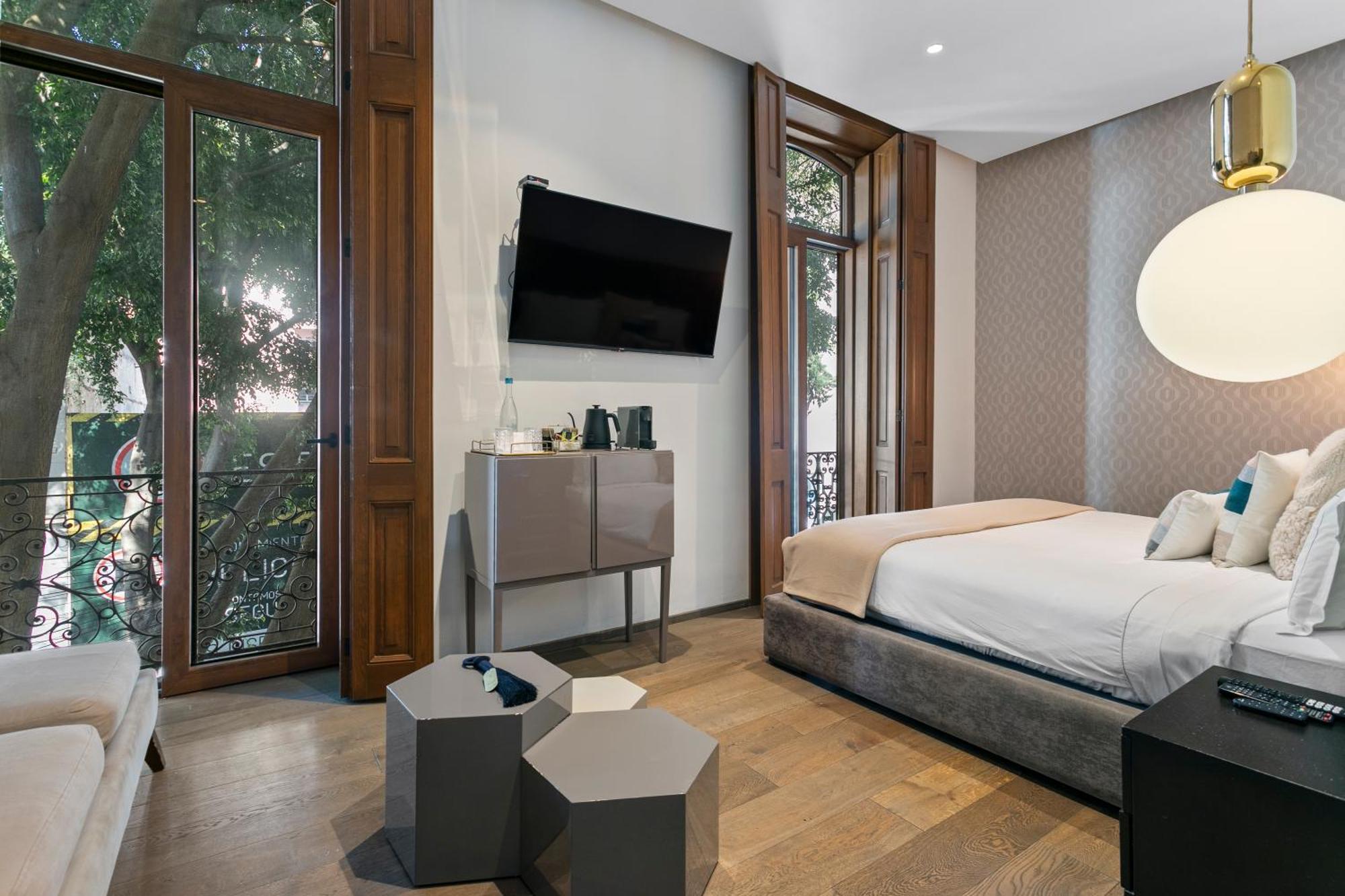 Superior King Suite