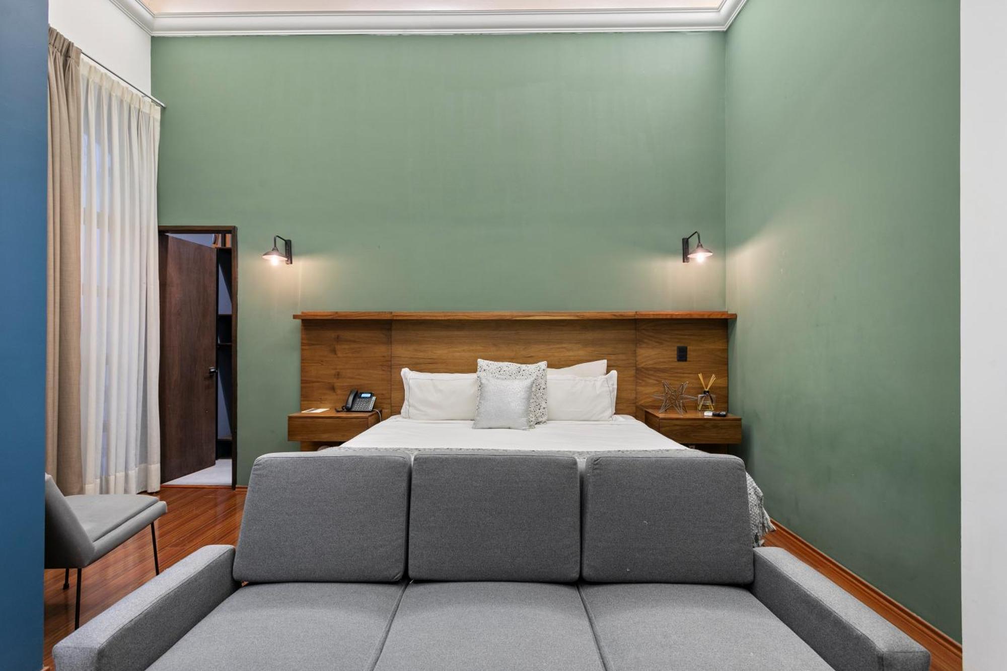 Superior King Suite