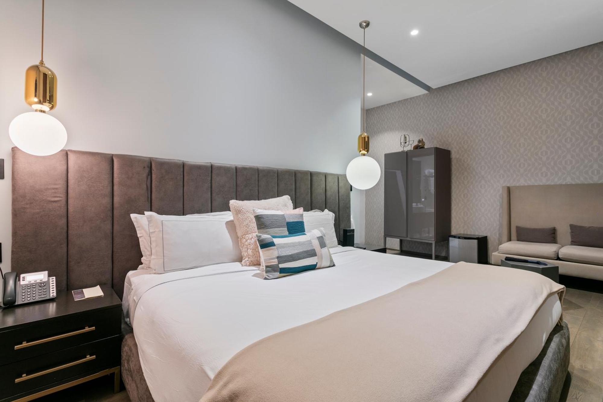 Superior King Suite