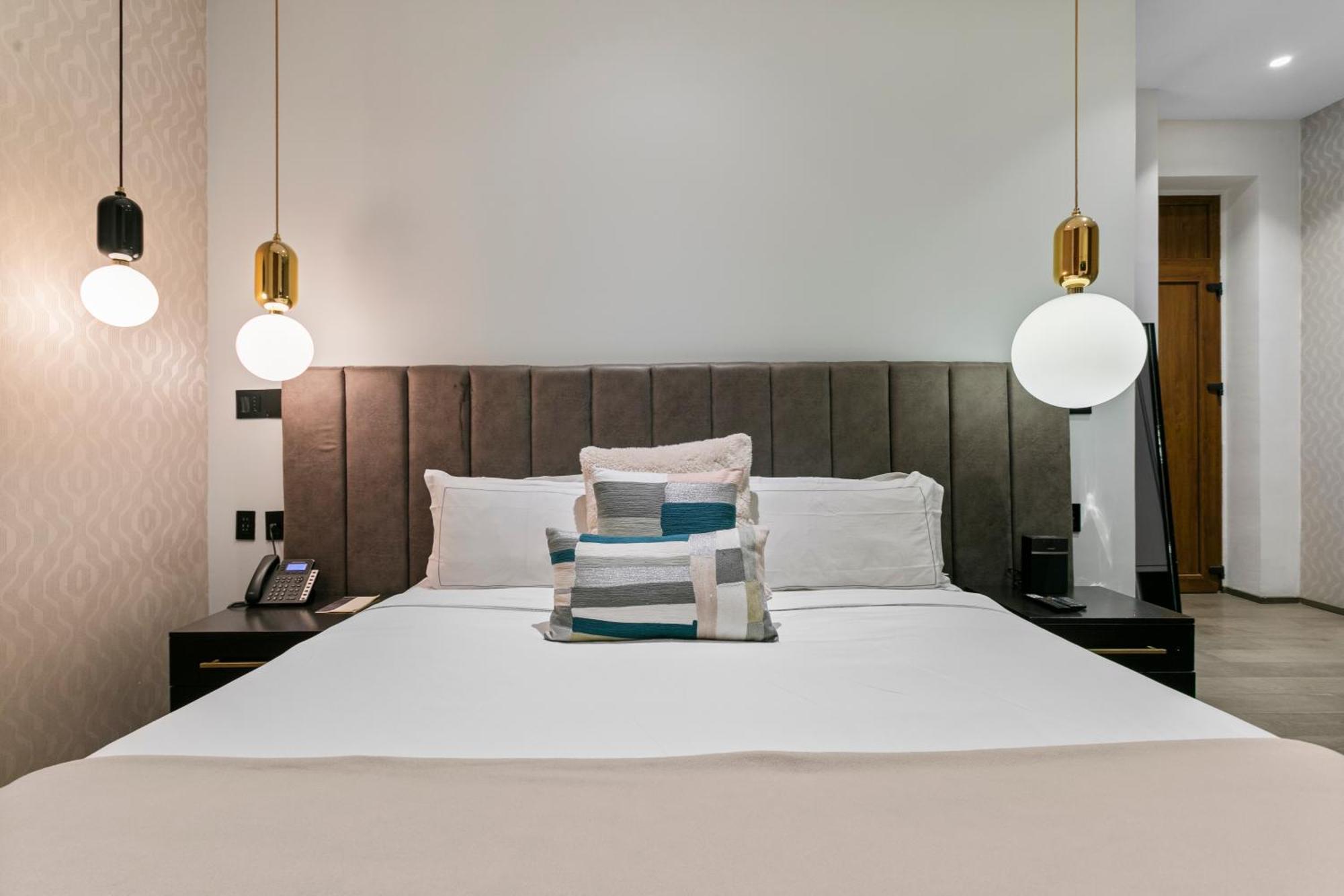 Superior King Suite