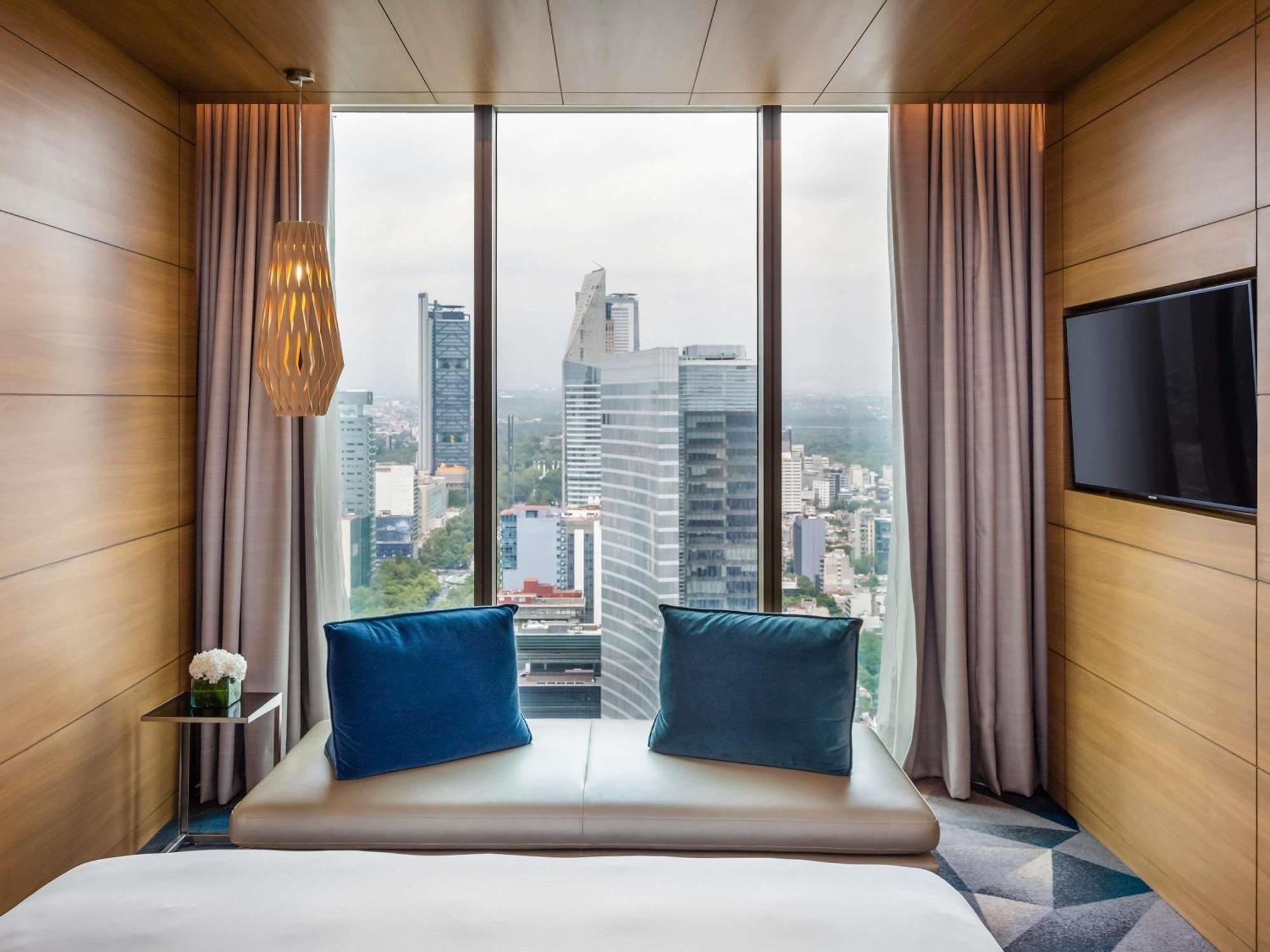 Superior King Room Club Millésime Access Skyline View