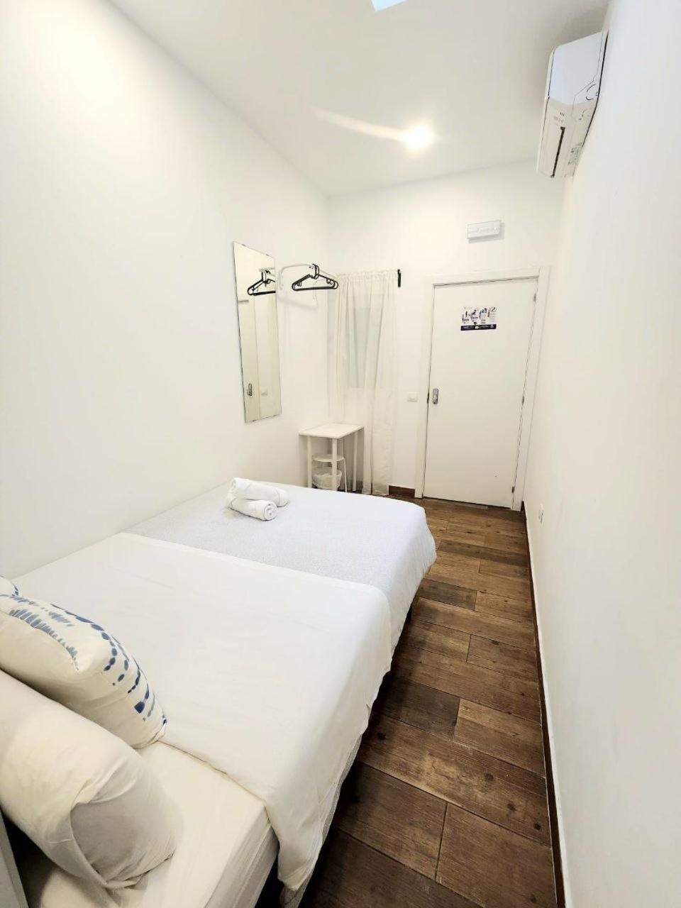 Double Room Private Bathroom