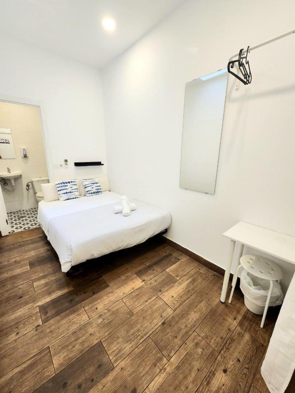 Double Room Private Bathroom