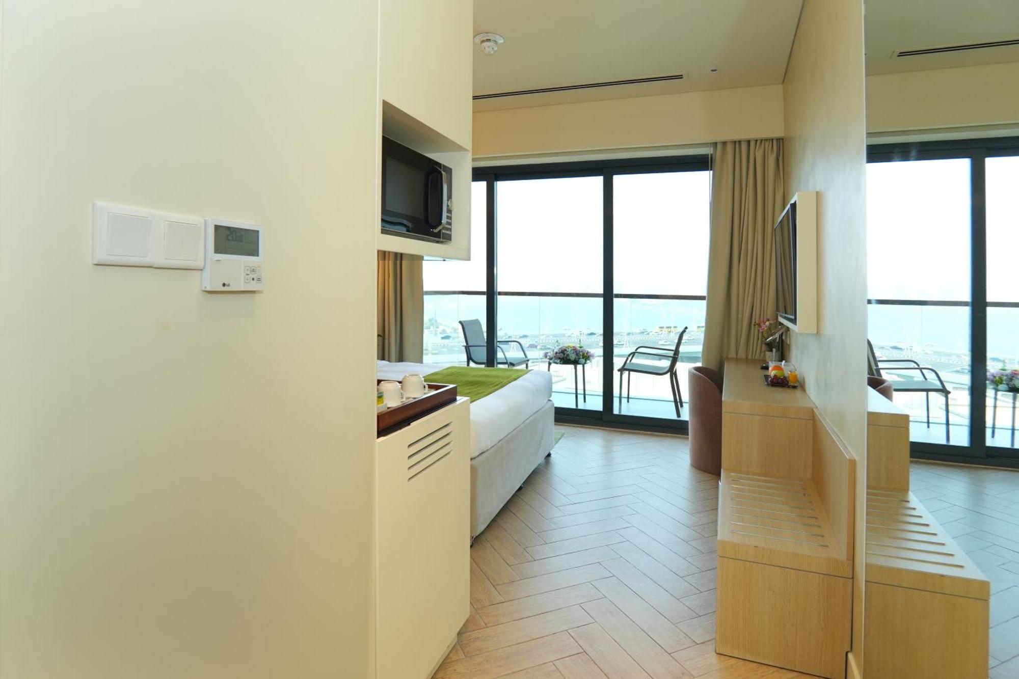 Executive Room Balcony Creek View