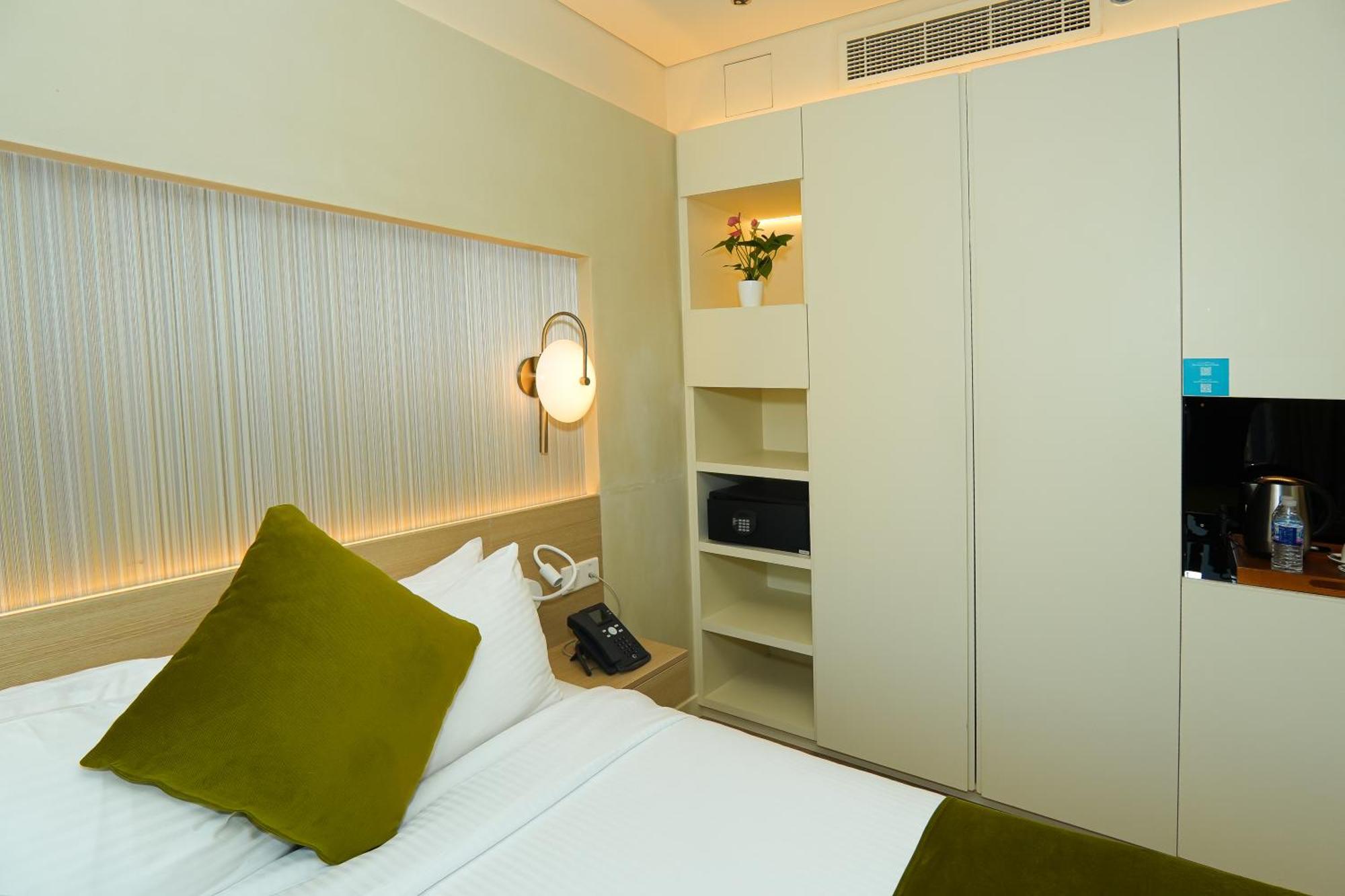 Executive Room Balcony Creek View