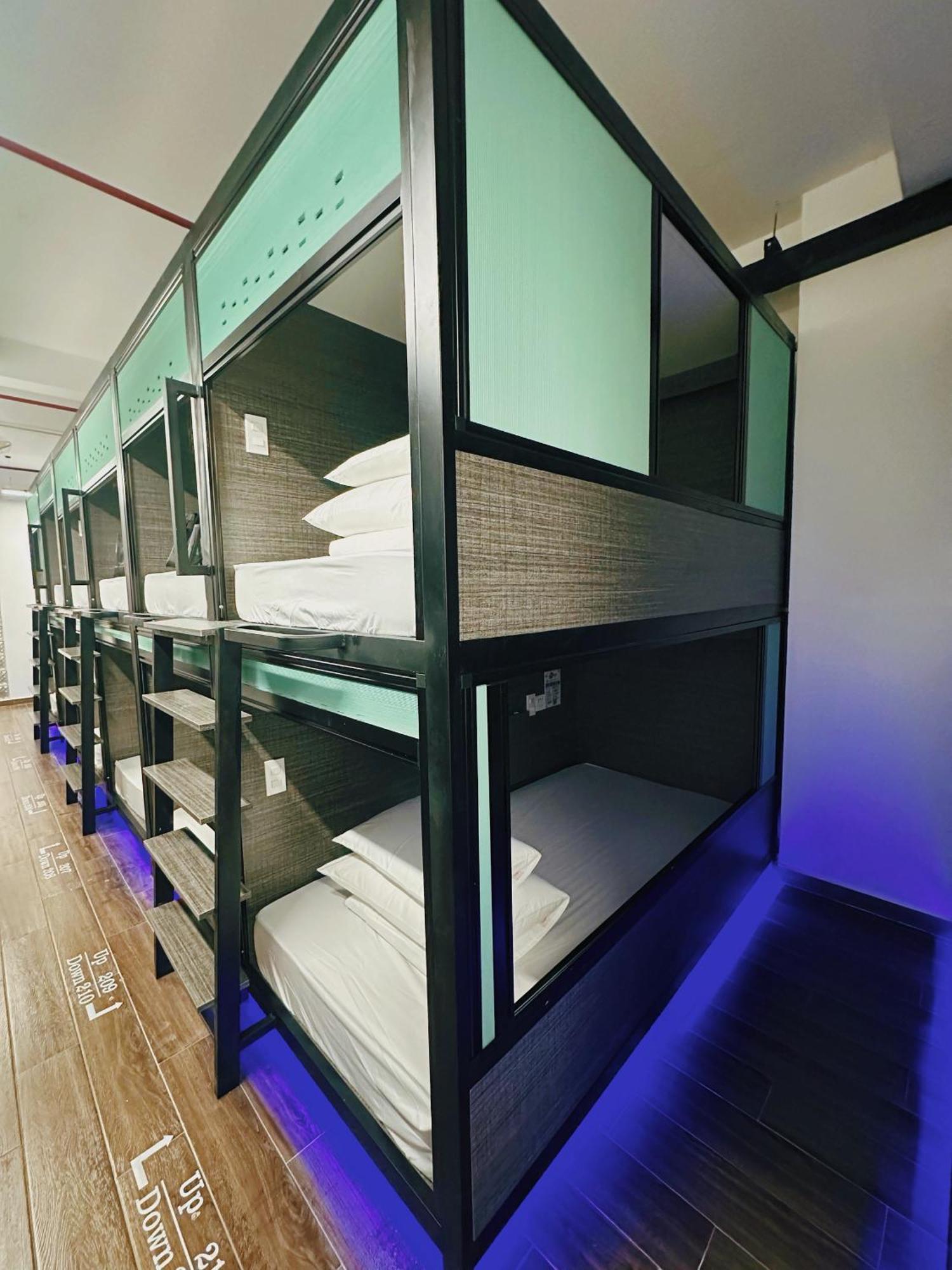 Single Bed Mixed Dormitory Room