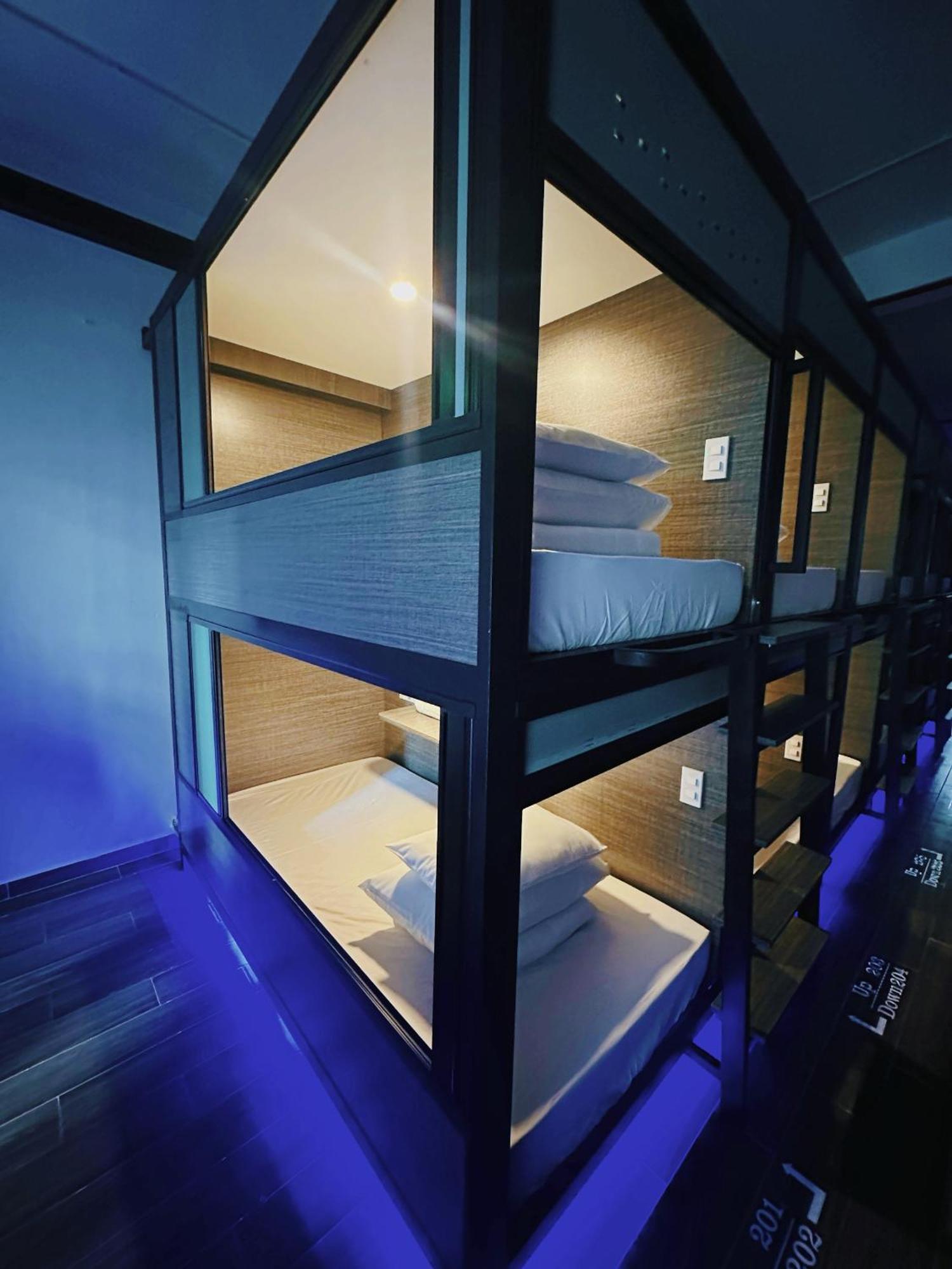 Single Bed Mixed Dormitory Room