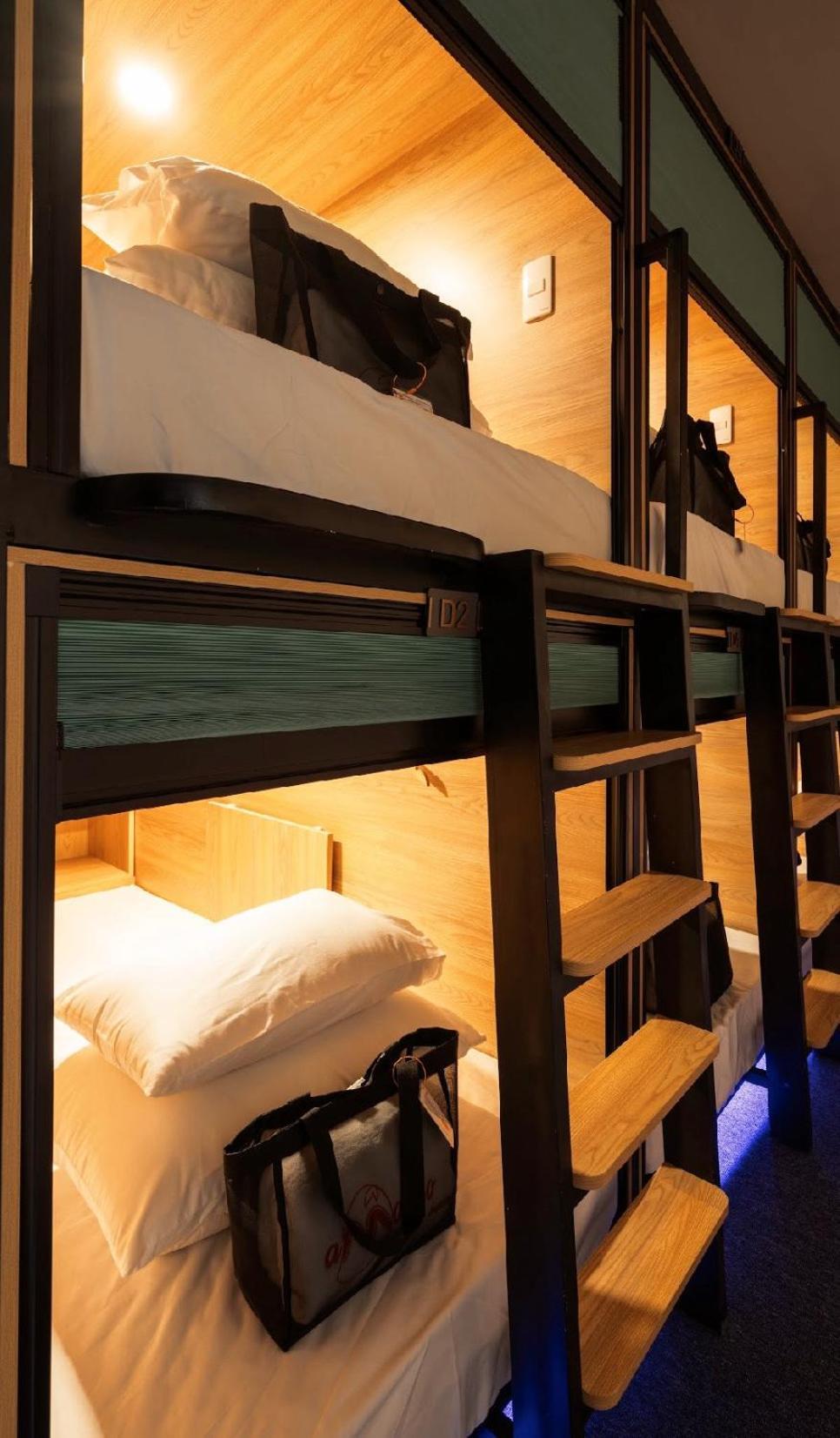 Single Bed Mixed Dormitory Room