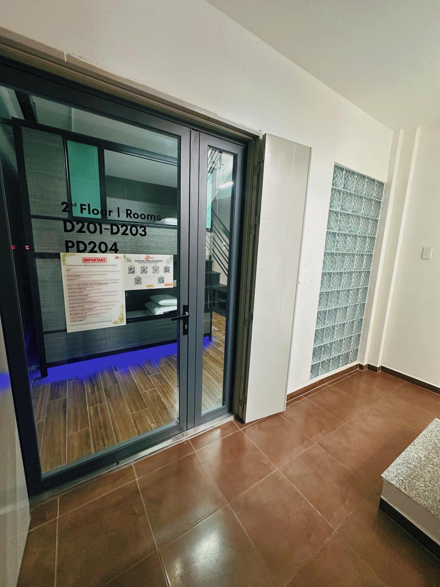 Single Bed Mixed Dormitory Room