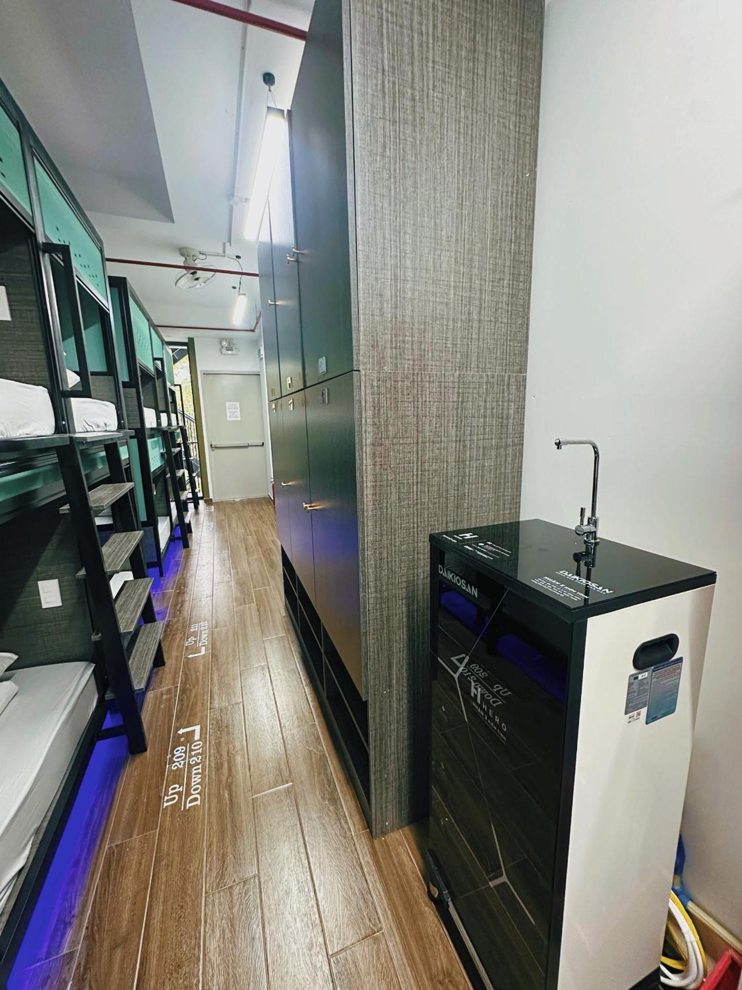 Single Bed Mixed Dormitory Room