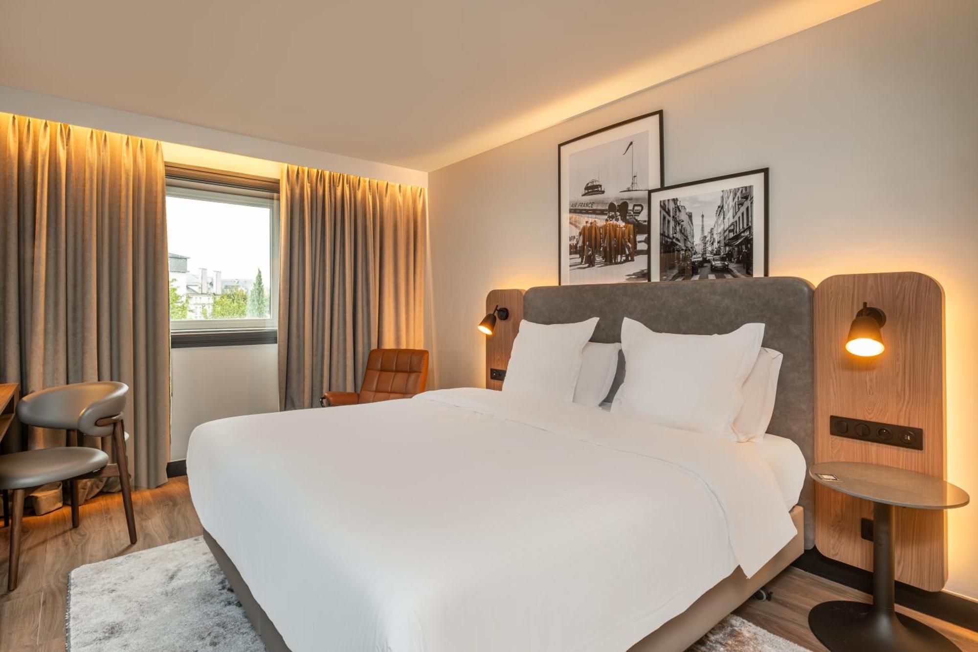 Standard Queen Room