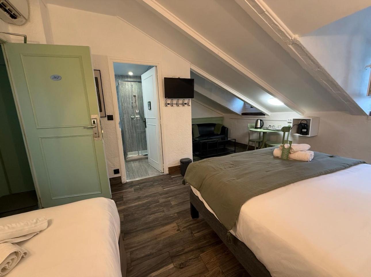 Triple Room