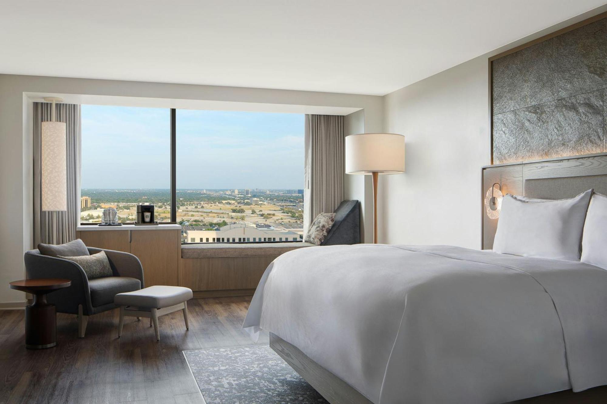 Club Level King, Club level, Guest room, 1 King,1742631715:JPEG