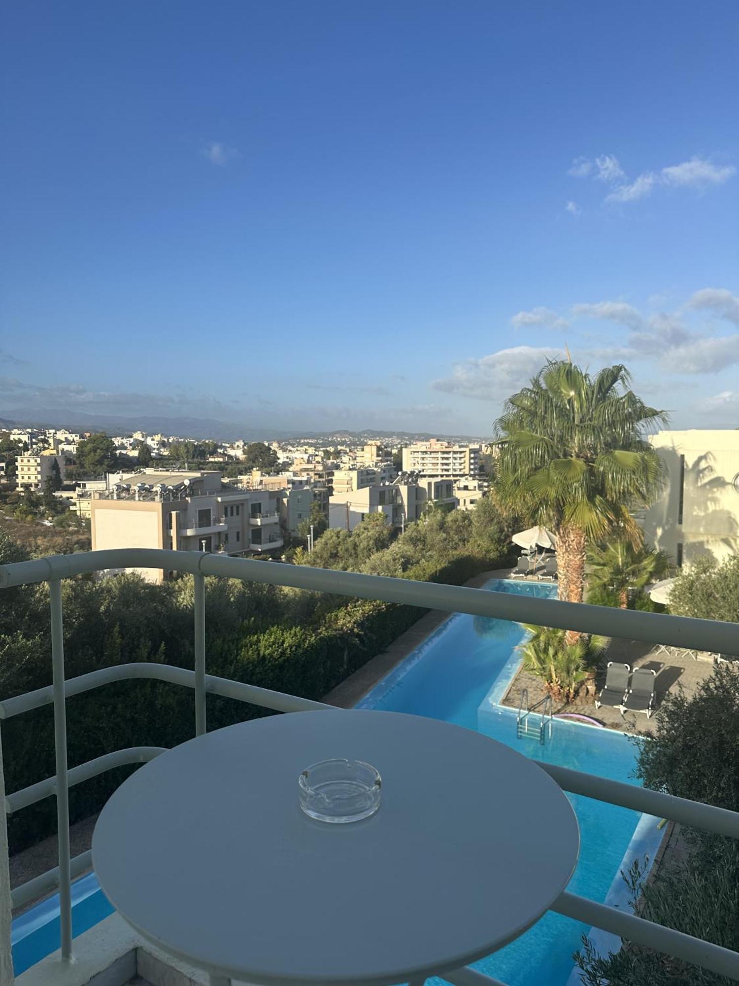 Triple Room Pool View