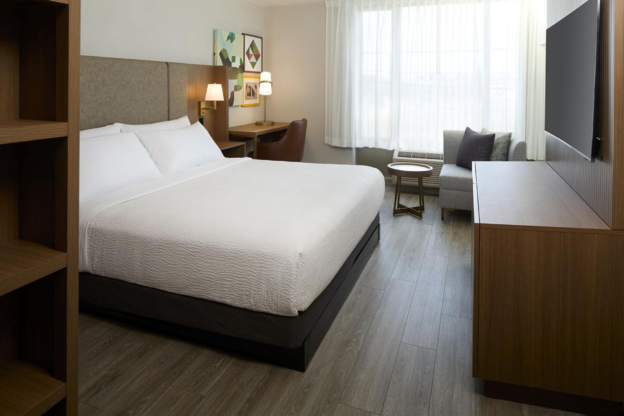 King Suite with Sofa Bed,1742639247:JPEG