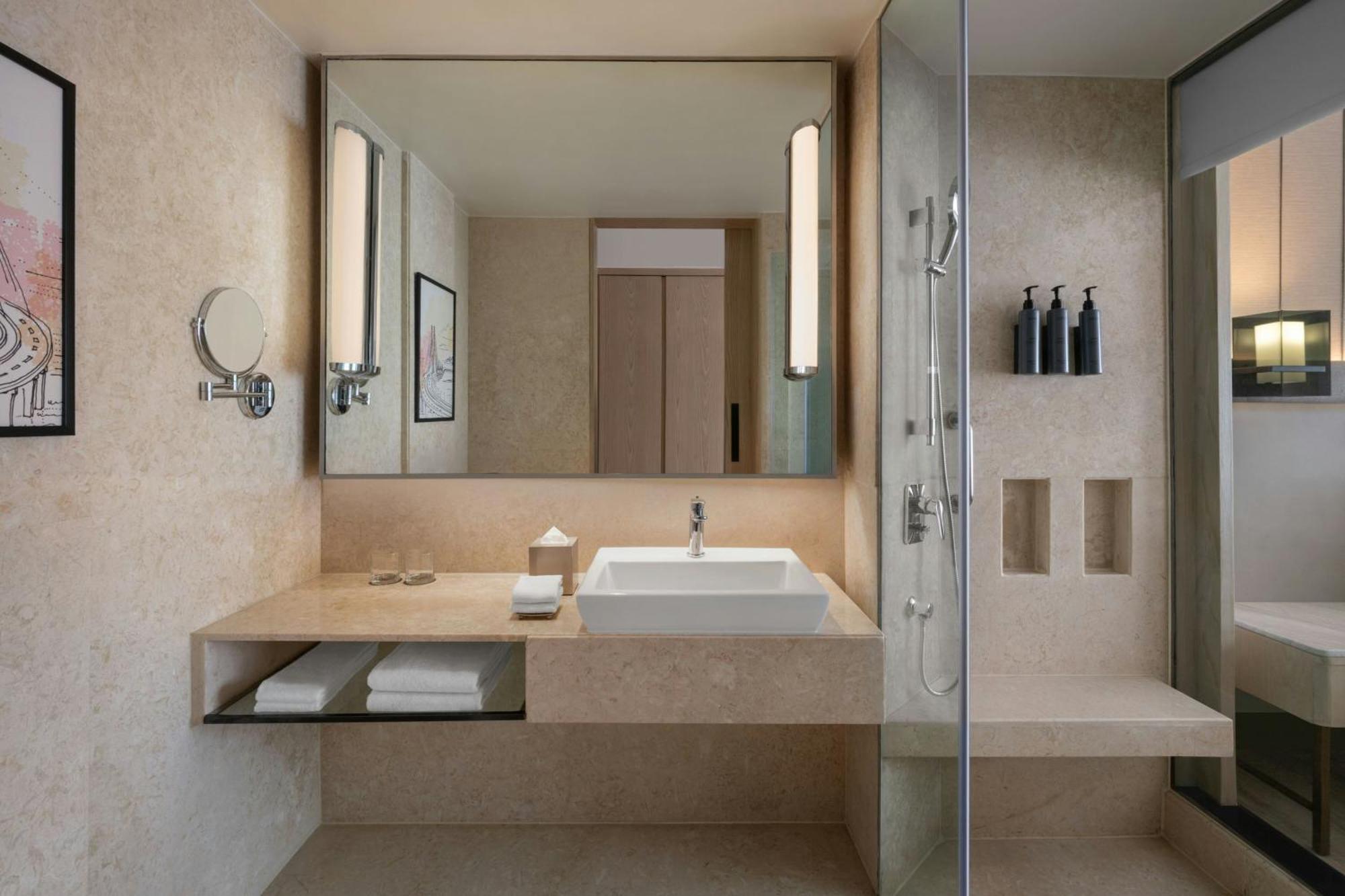 Executive Twin Room Executive Lounge Access on Spa on Laundry