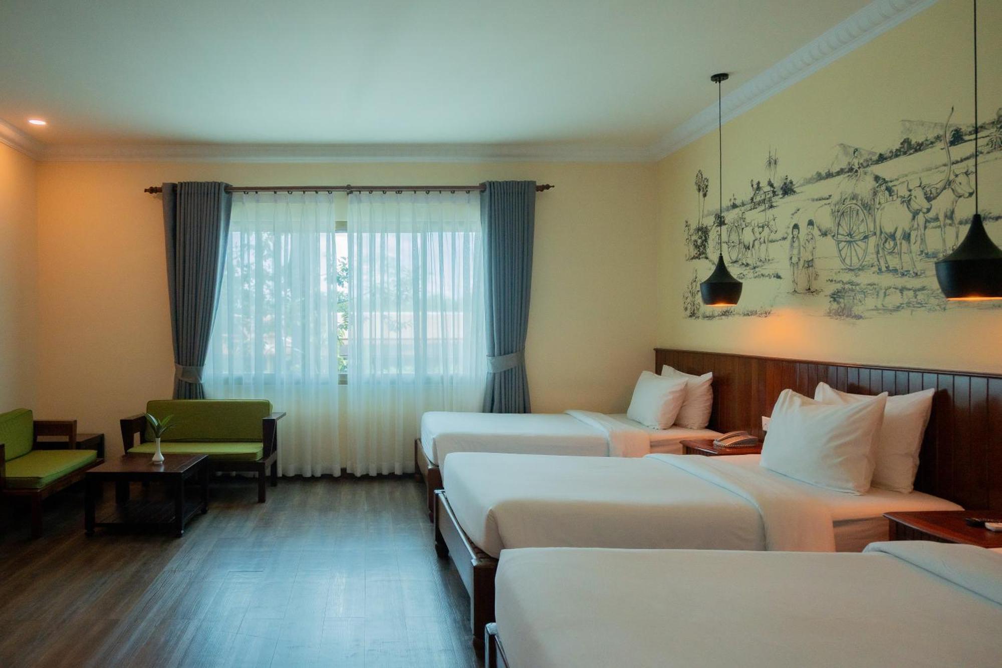 Deluxe Family Room