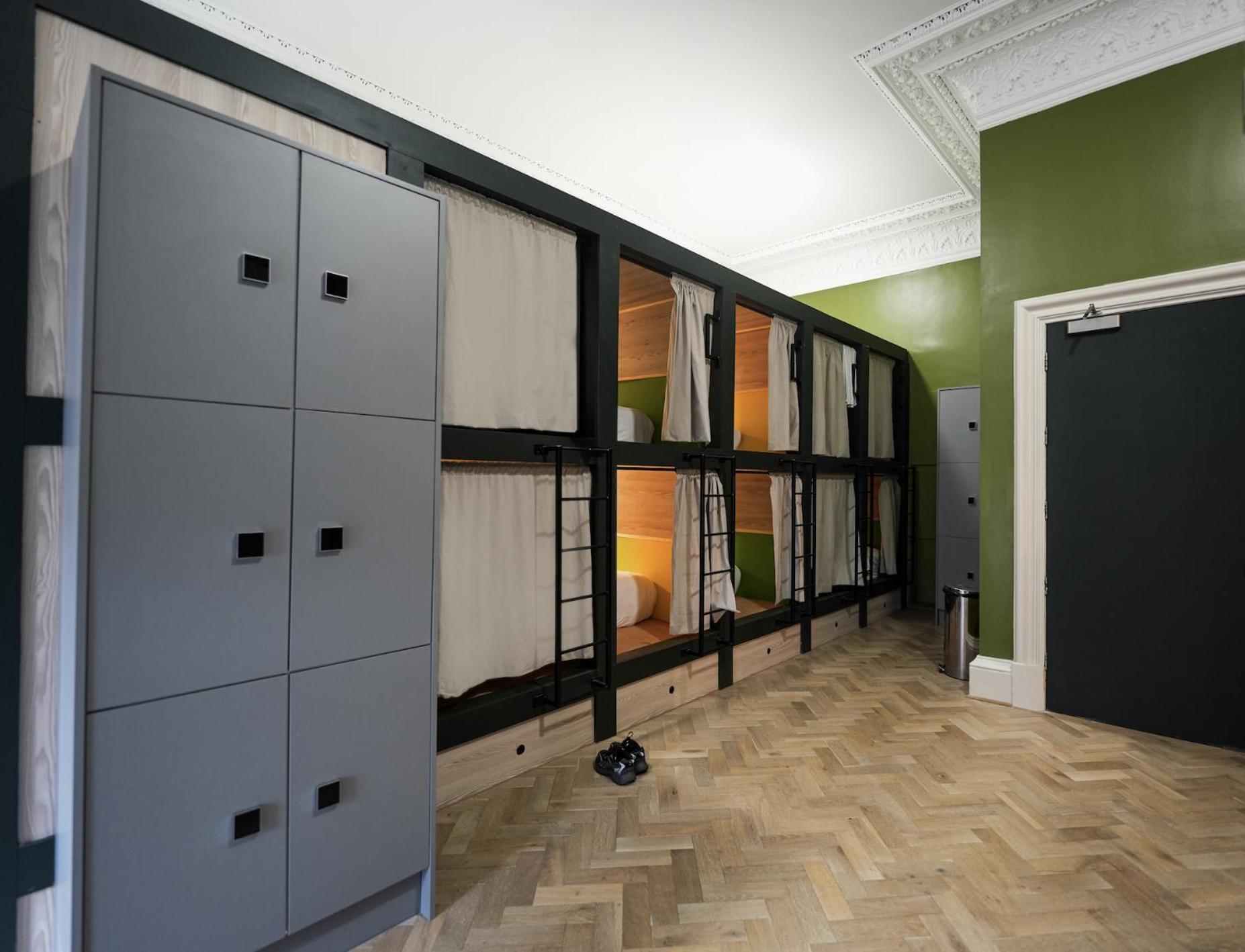 Bunk Bed Mixed Dormitory Room