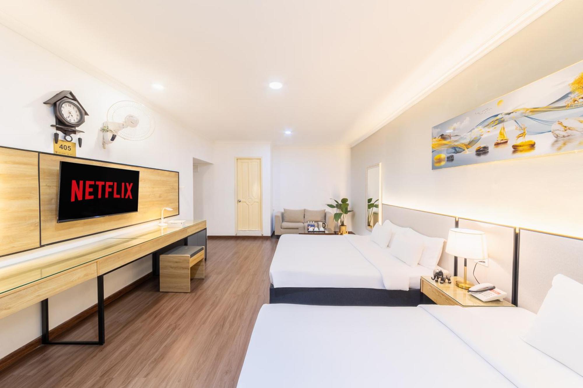 Deluxe Family Room