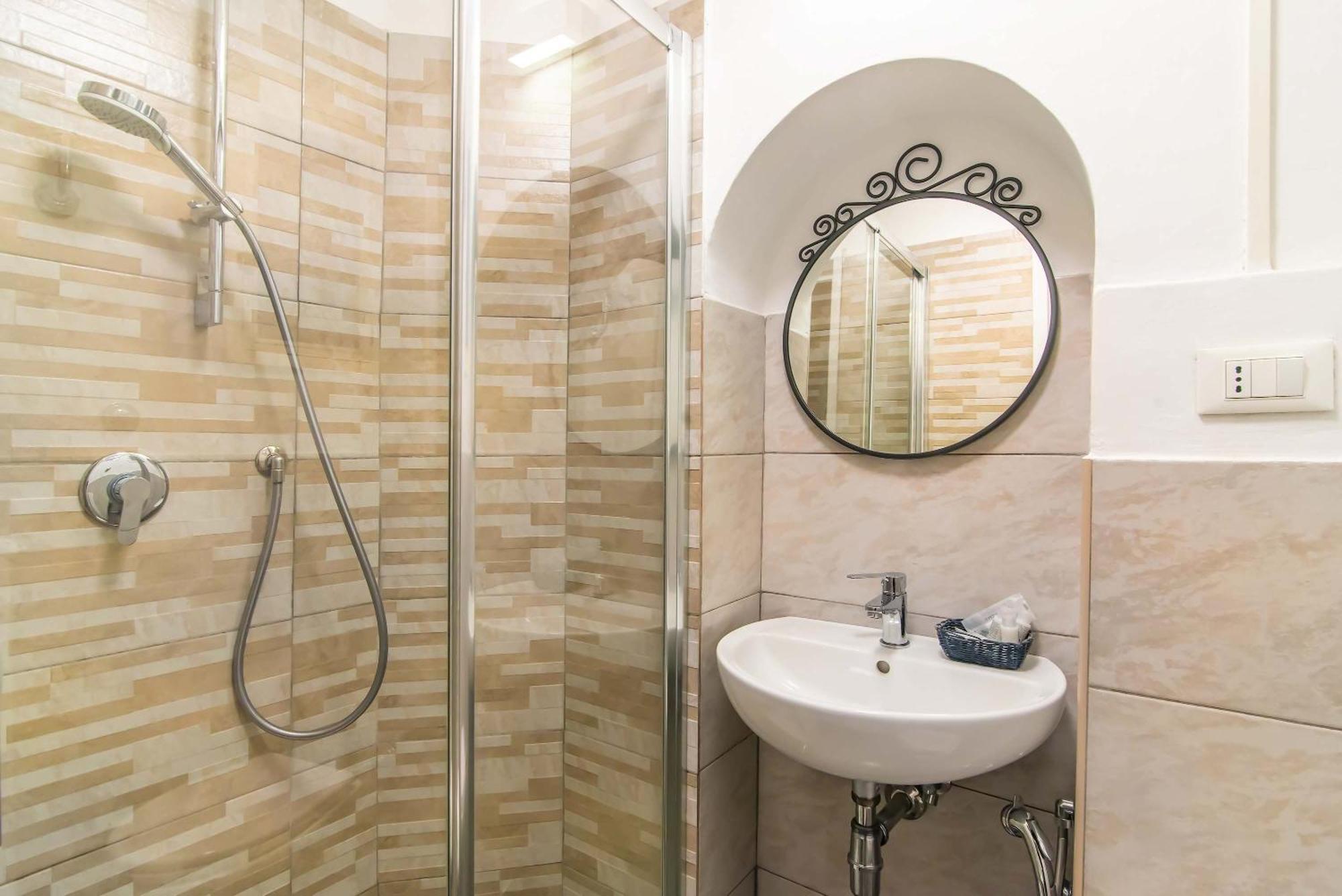 Standard Double Room With External Private Bathroom