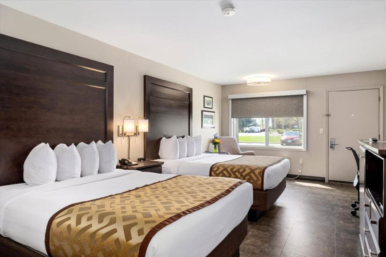 Deluxe Queen Room Two Queen Beds