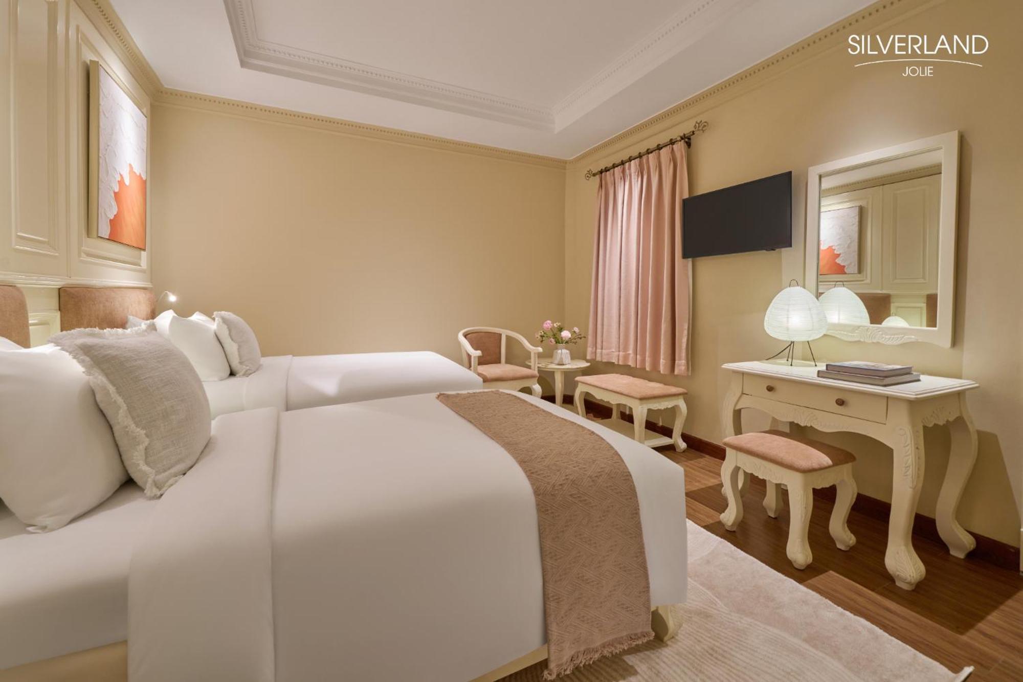 Deluxe Double or Twin Afternoon tea – No Window