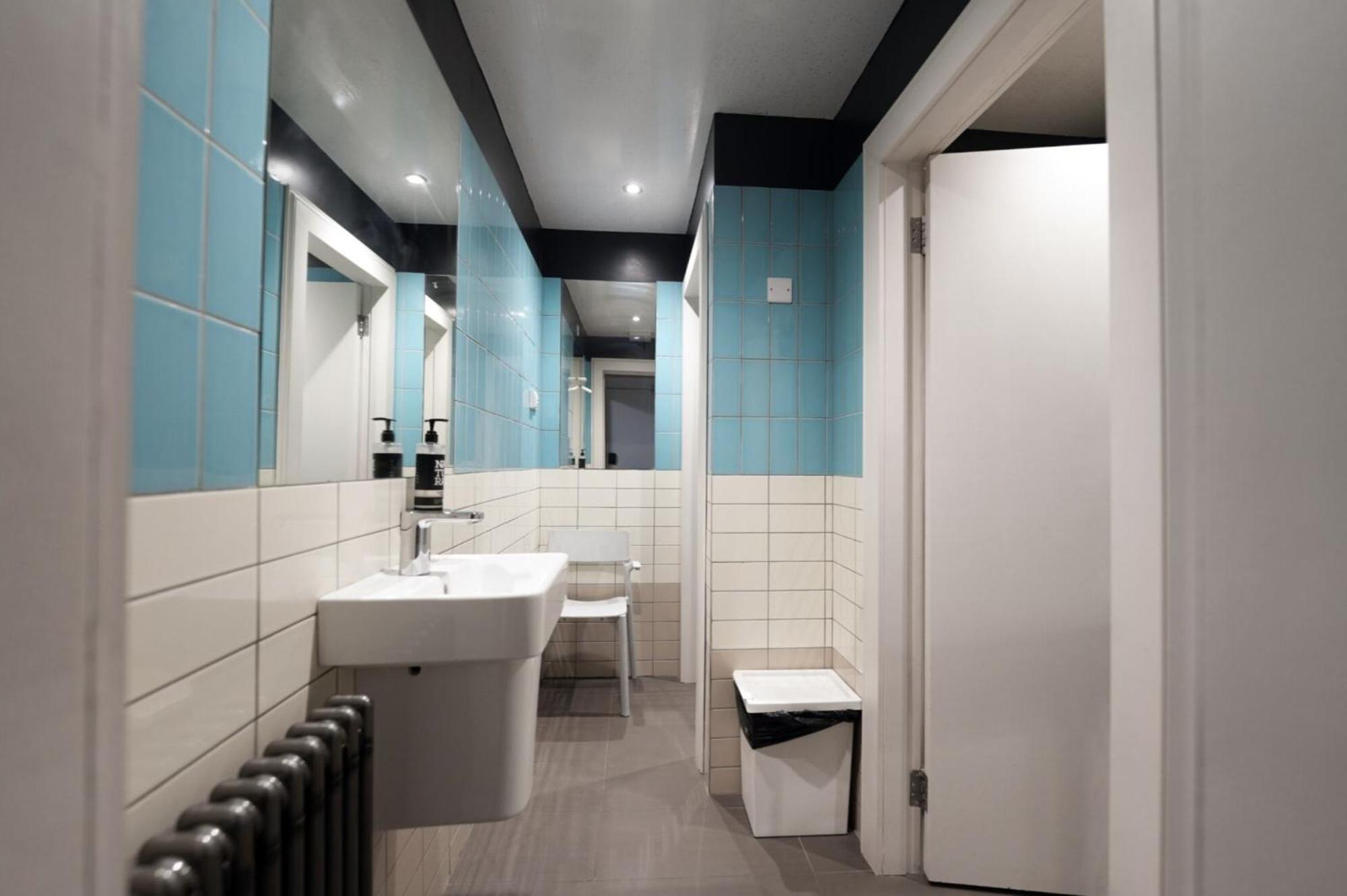 10-Bed Mixed Dormitory Room