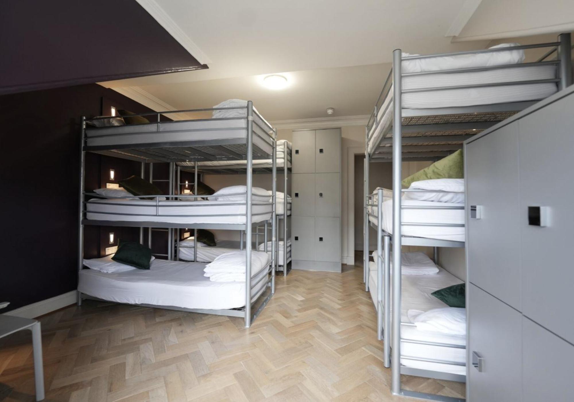 10-Bed Mixed Dormitory Room
