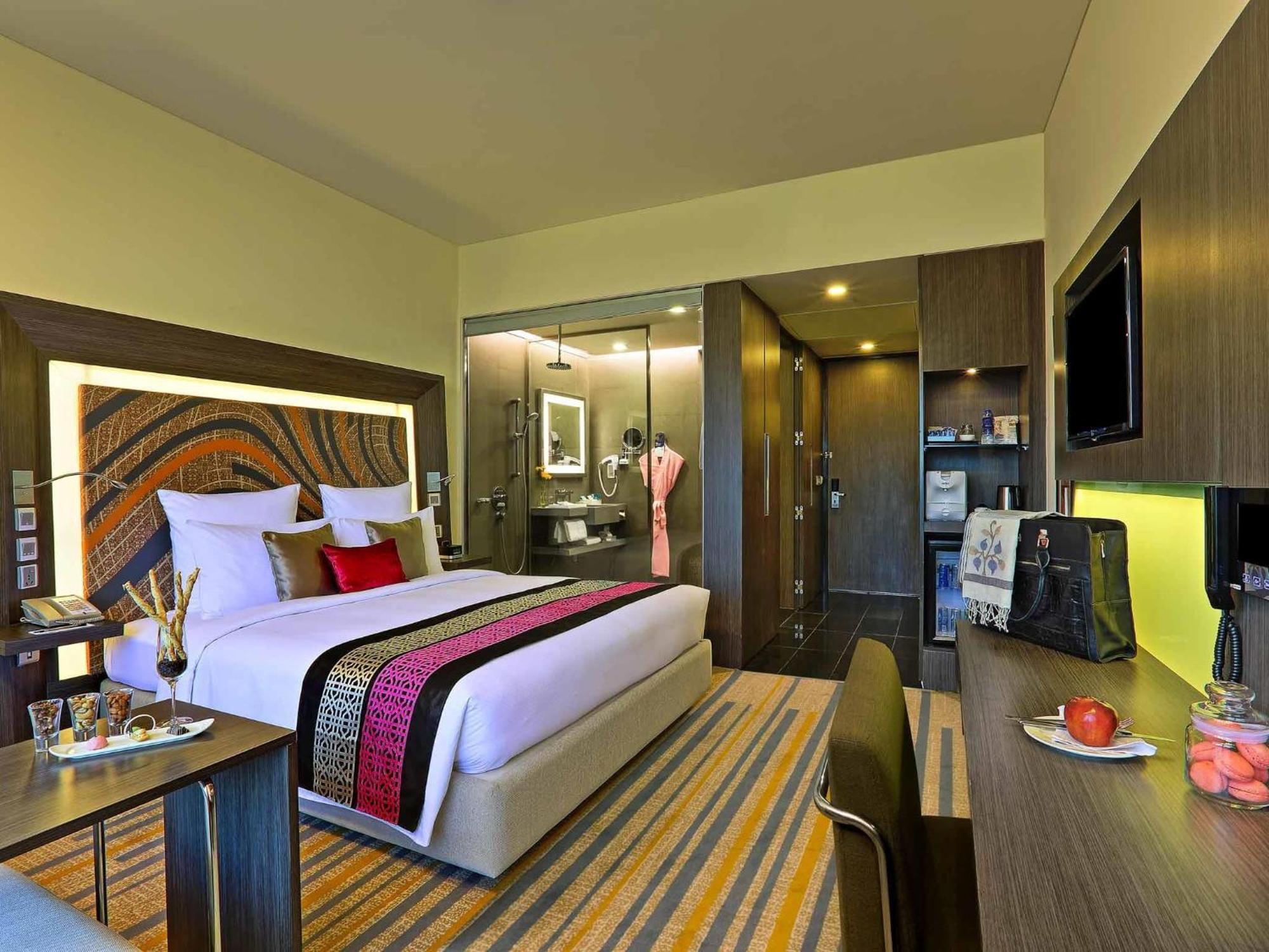 Premier King Room Lounge Access