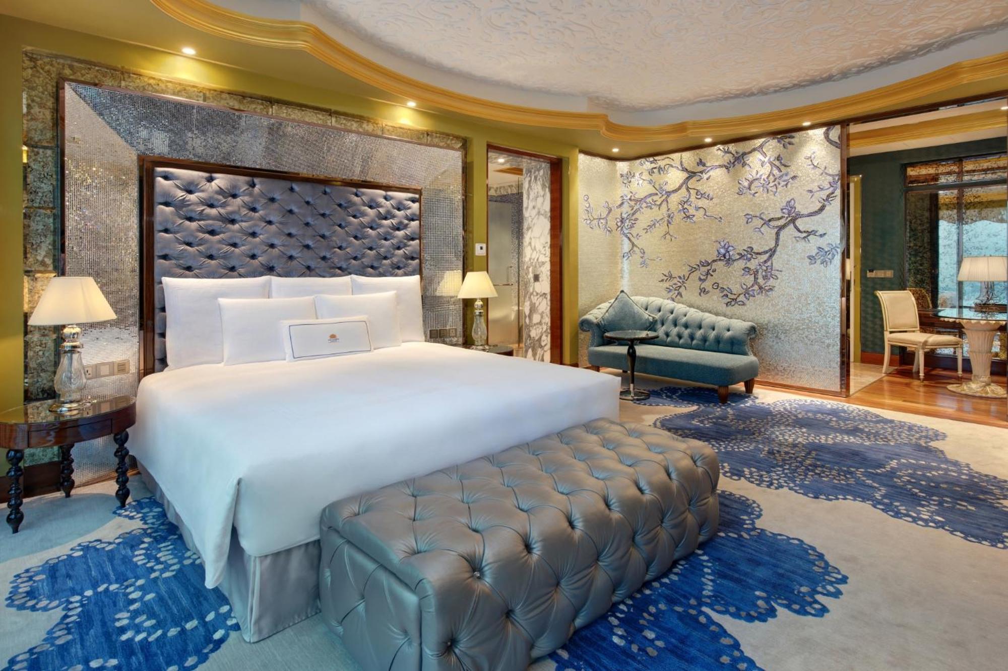 Junior Suite High Floor Executive Lounge Access