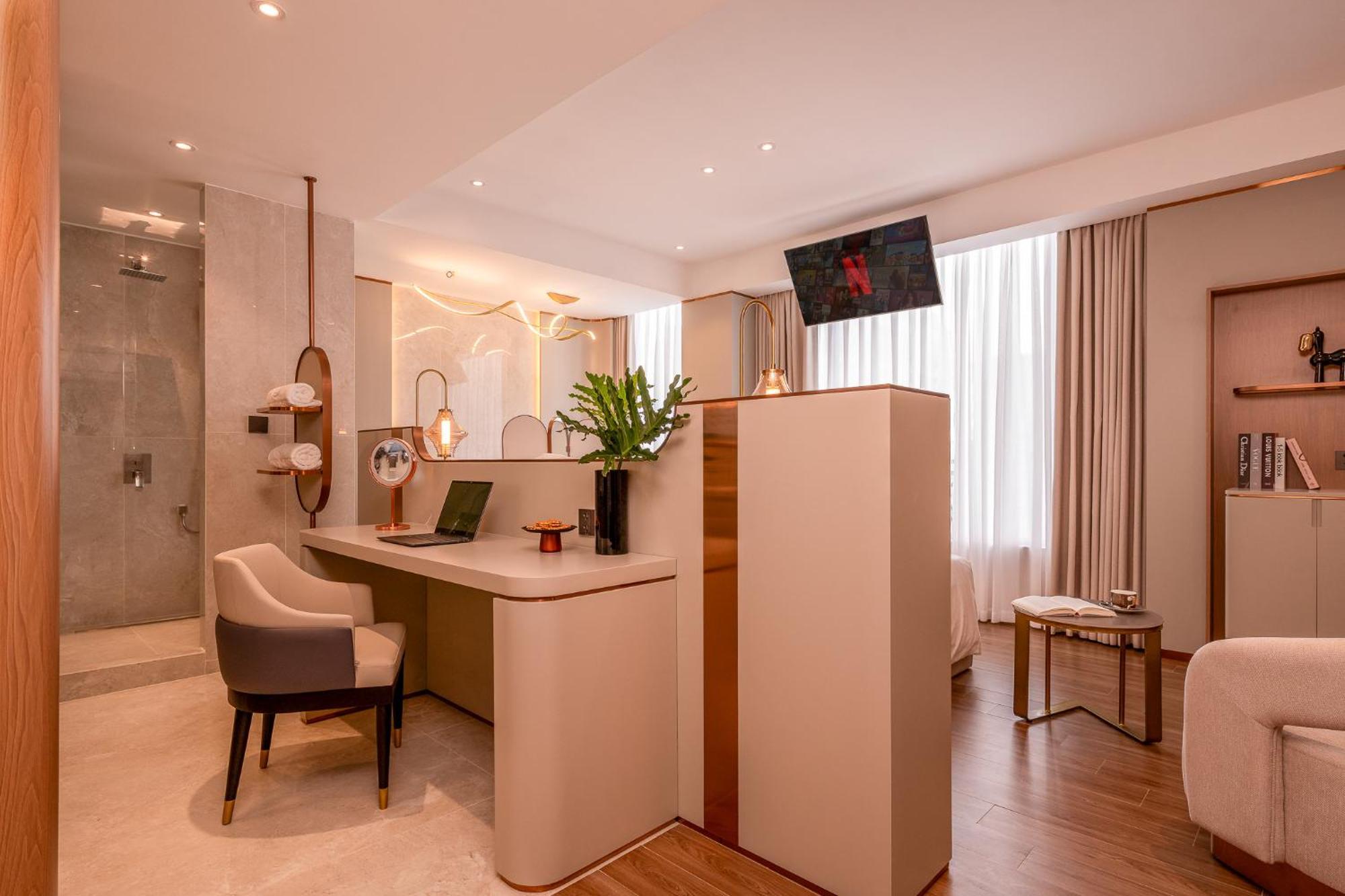 Suite Skyline City View Complimentary Afternoon Tea Laundry 3 pieces per non-accumulated
