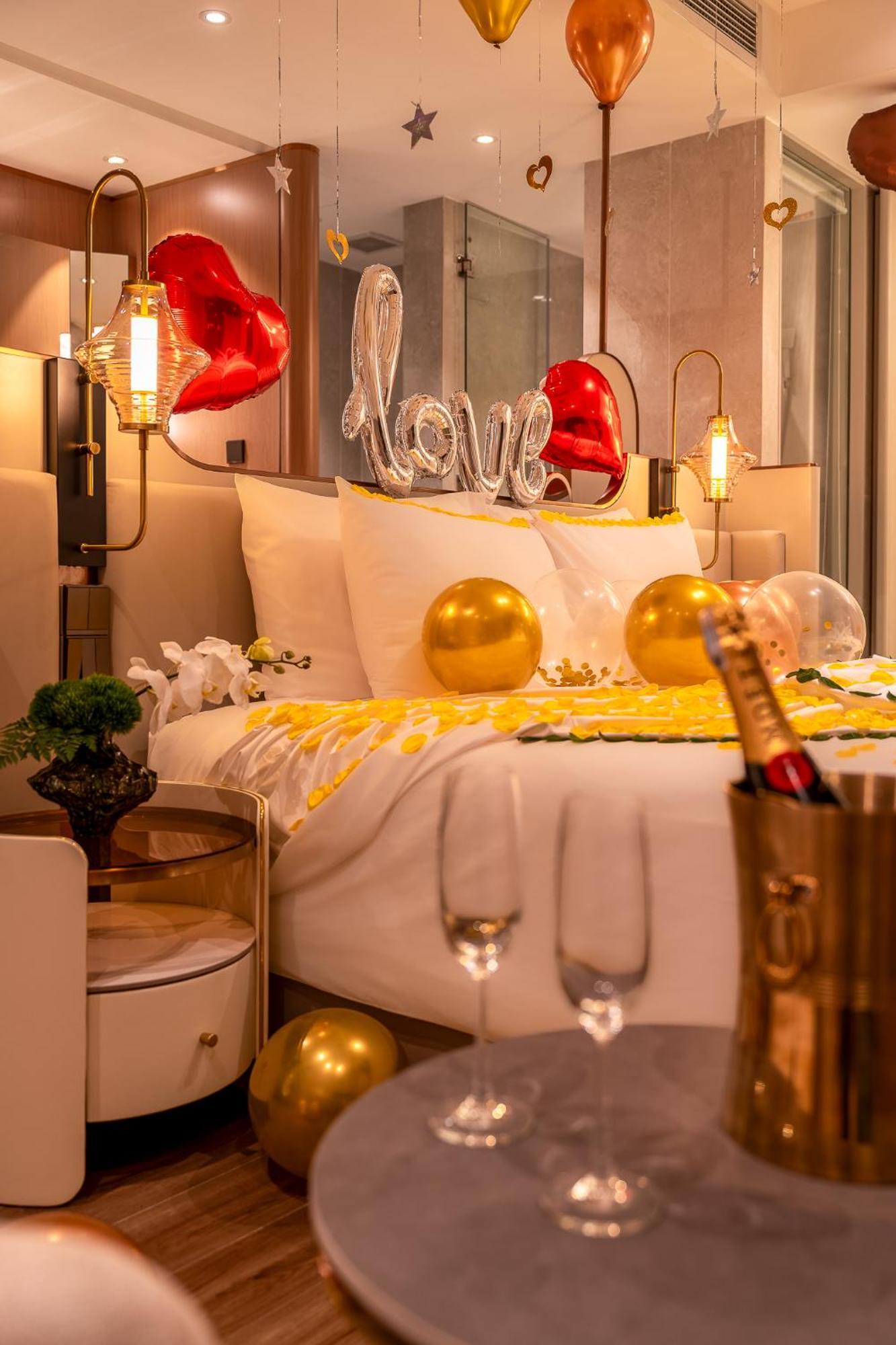 Suite Skyline City View Complimentary Afternoon Tea Laundry 3 pieces per non-accumulated