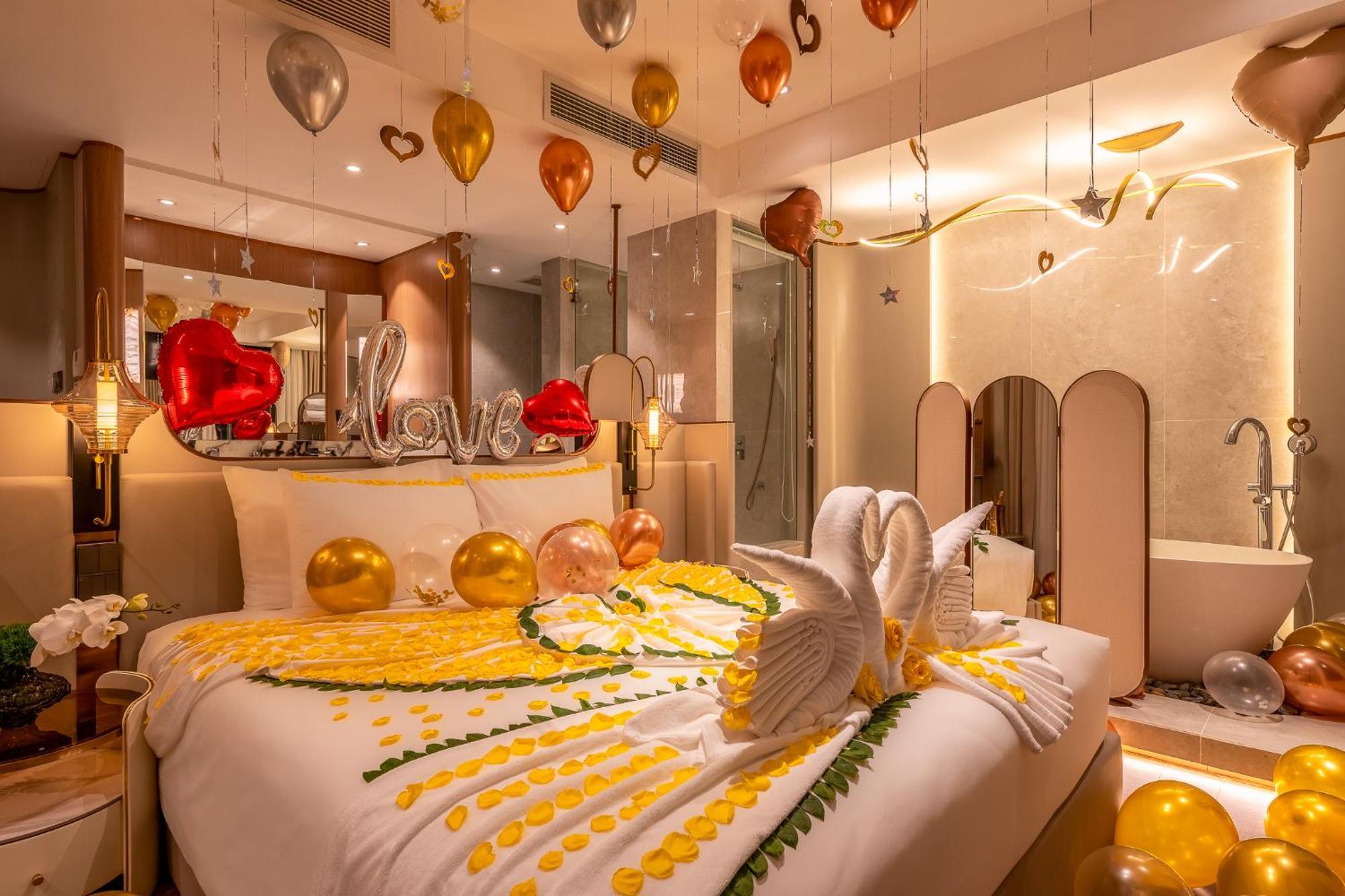 Suite Skyline City View Complimentary Afternoon Tea Laundry 3 pieces per non-accumulated