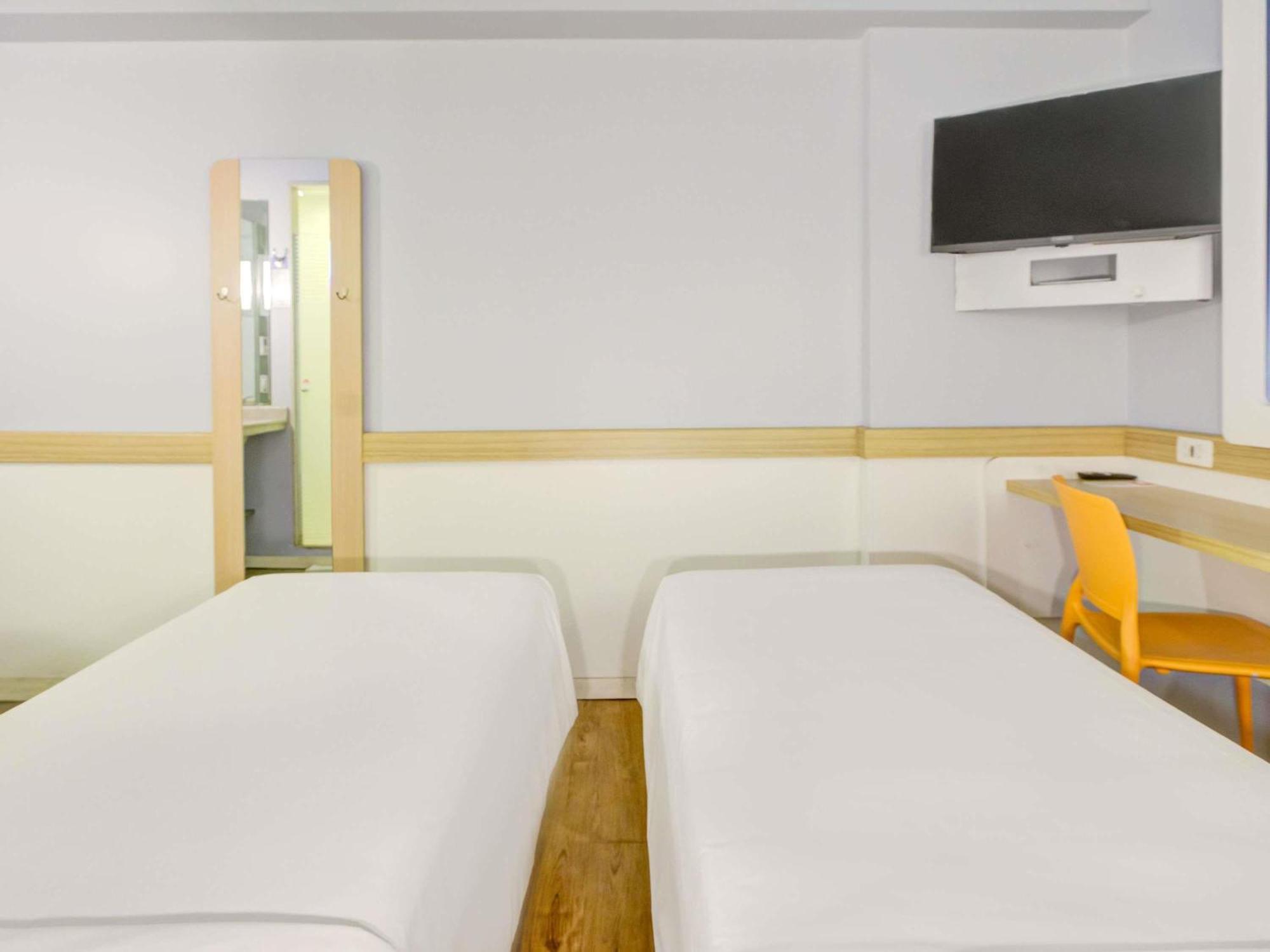 Standard Apartment Two Single Beds