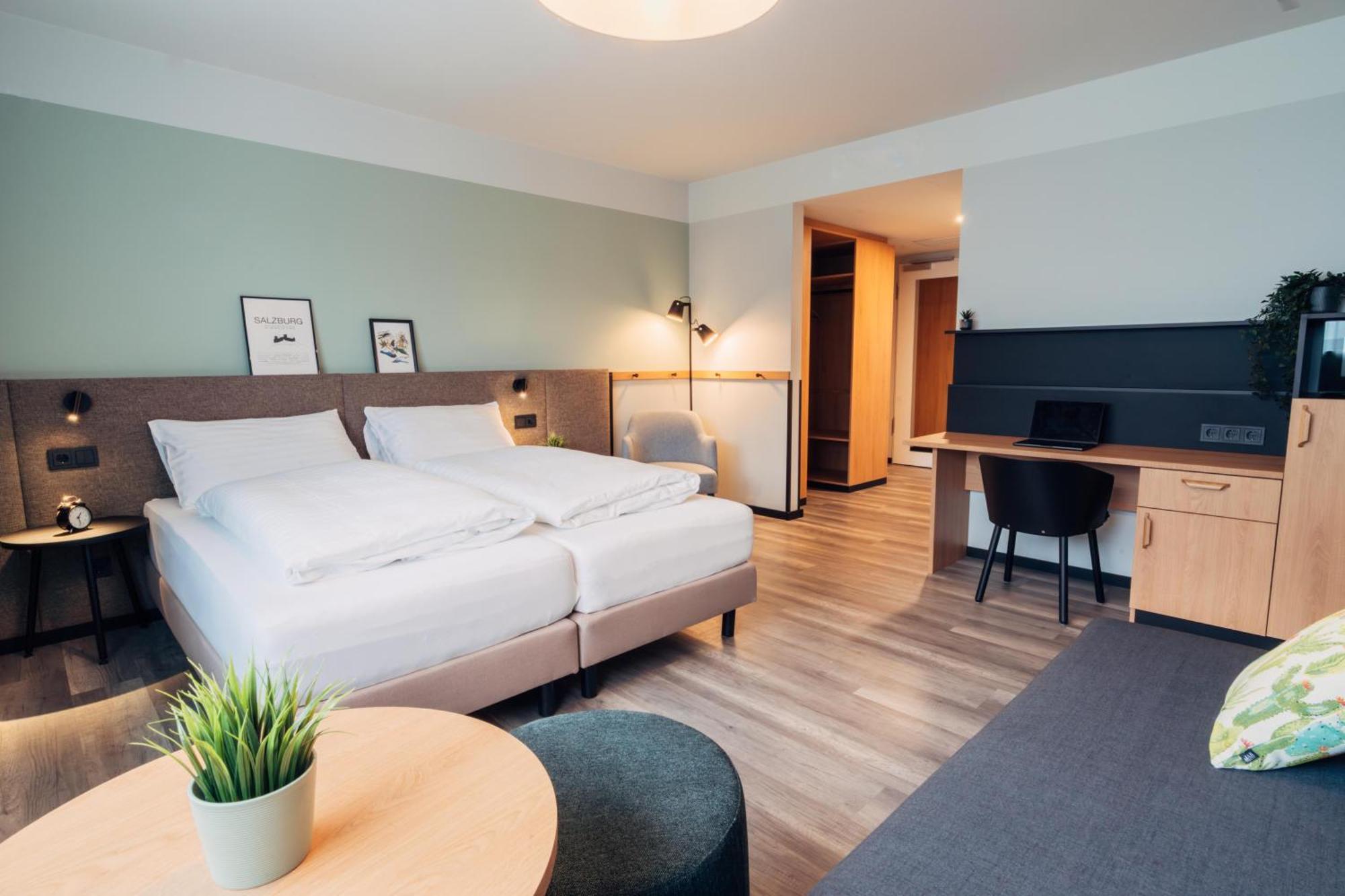Large Double Room