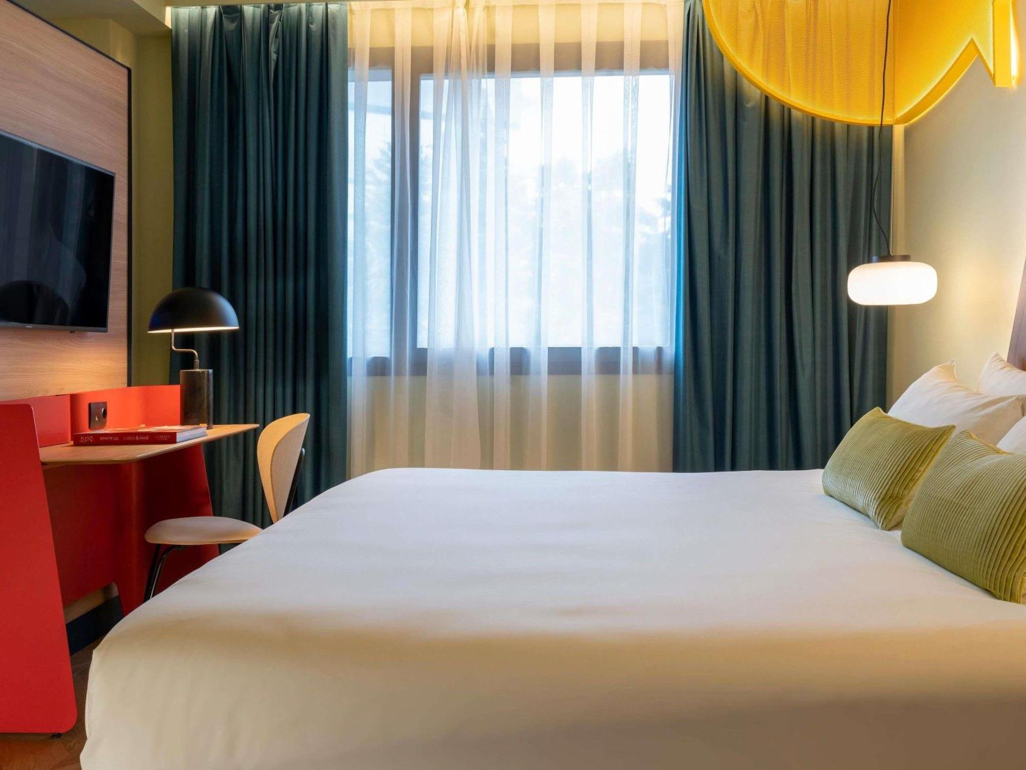 Double Room Lounge