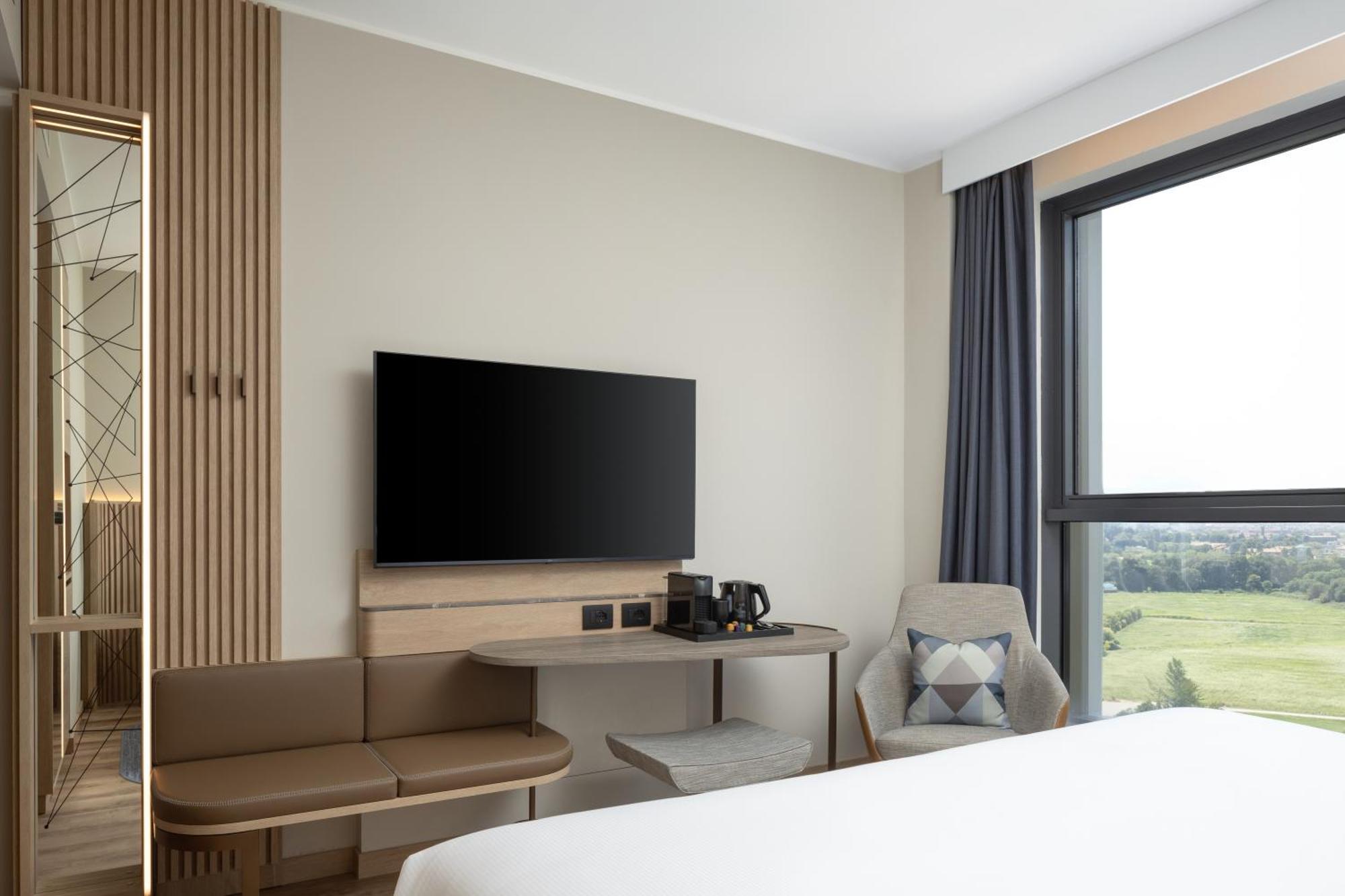 Deluxe King Room - High Floor