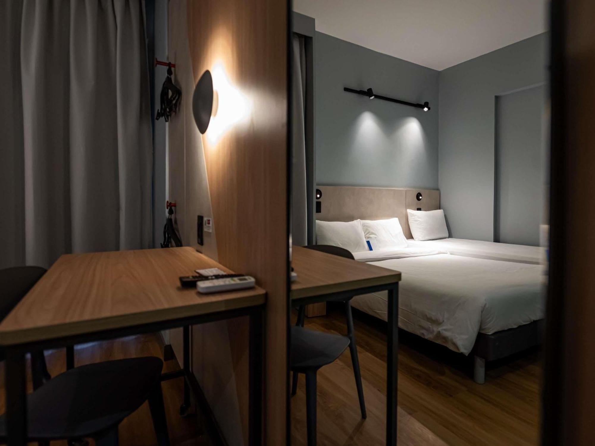 Standard Room One Double Bed One Single Bed Mobility Access