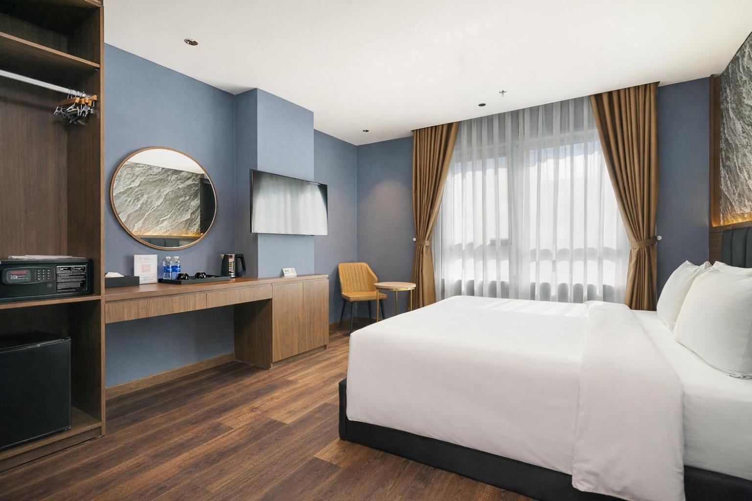 Premier Room Bathtub City View Daily room Minibar