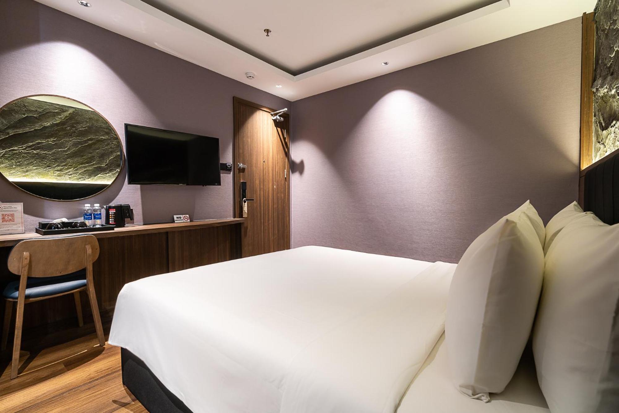 Superior Room Bathtub No Window Daily room Minibar