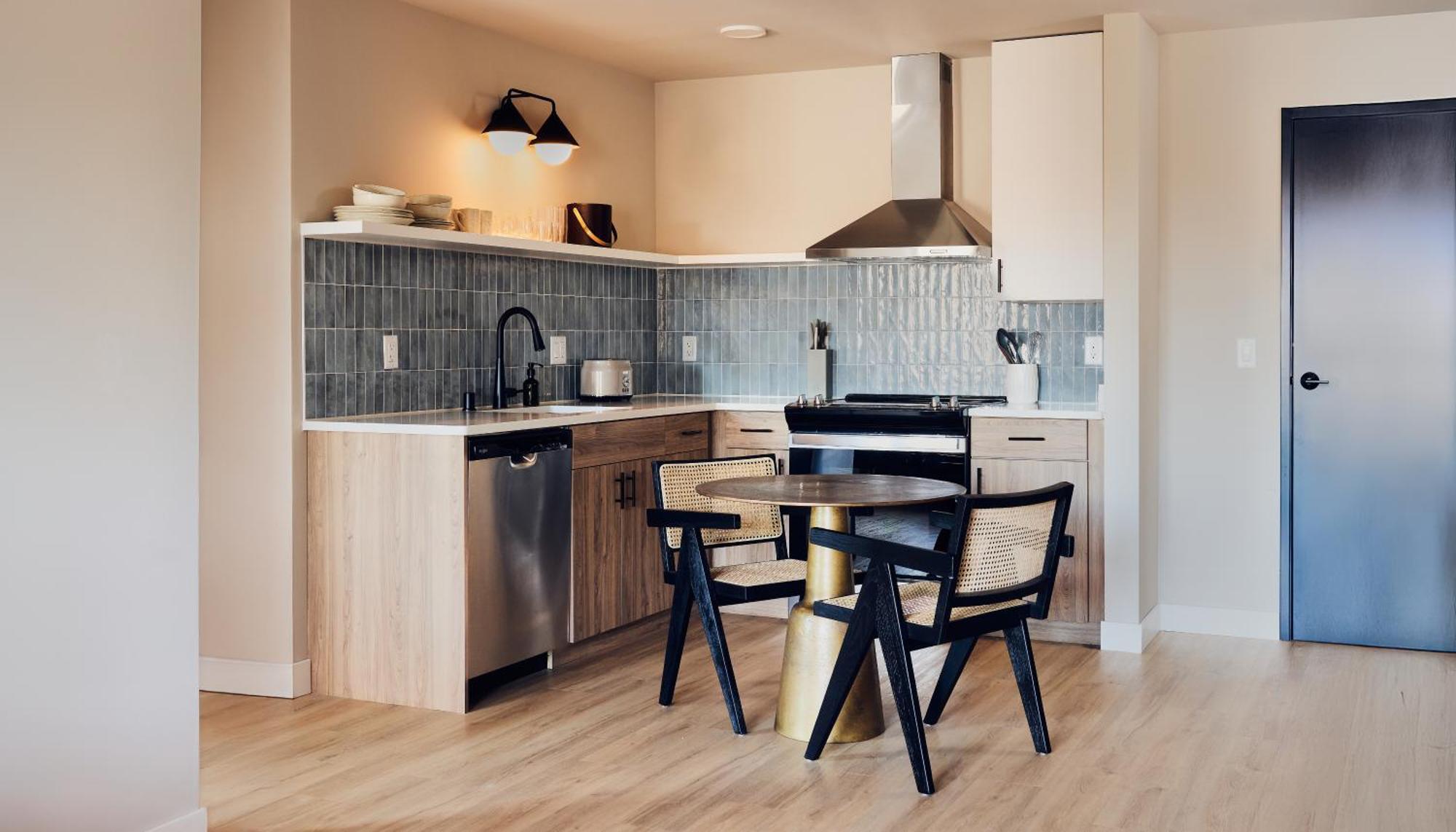 One Bedroom Suite with Office