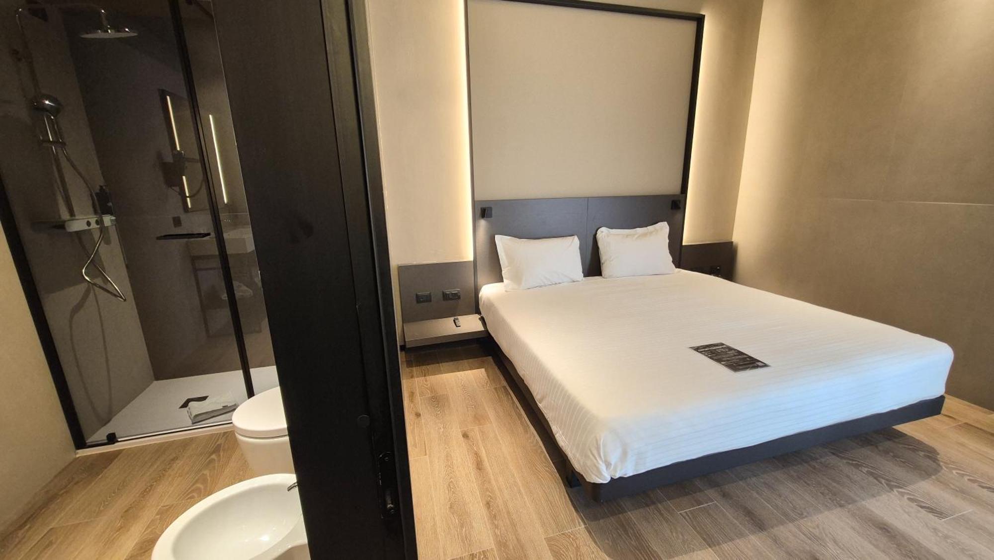 King Room with Balcony