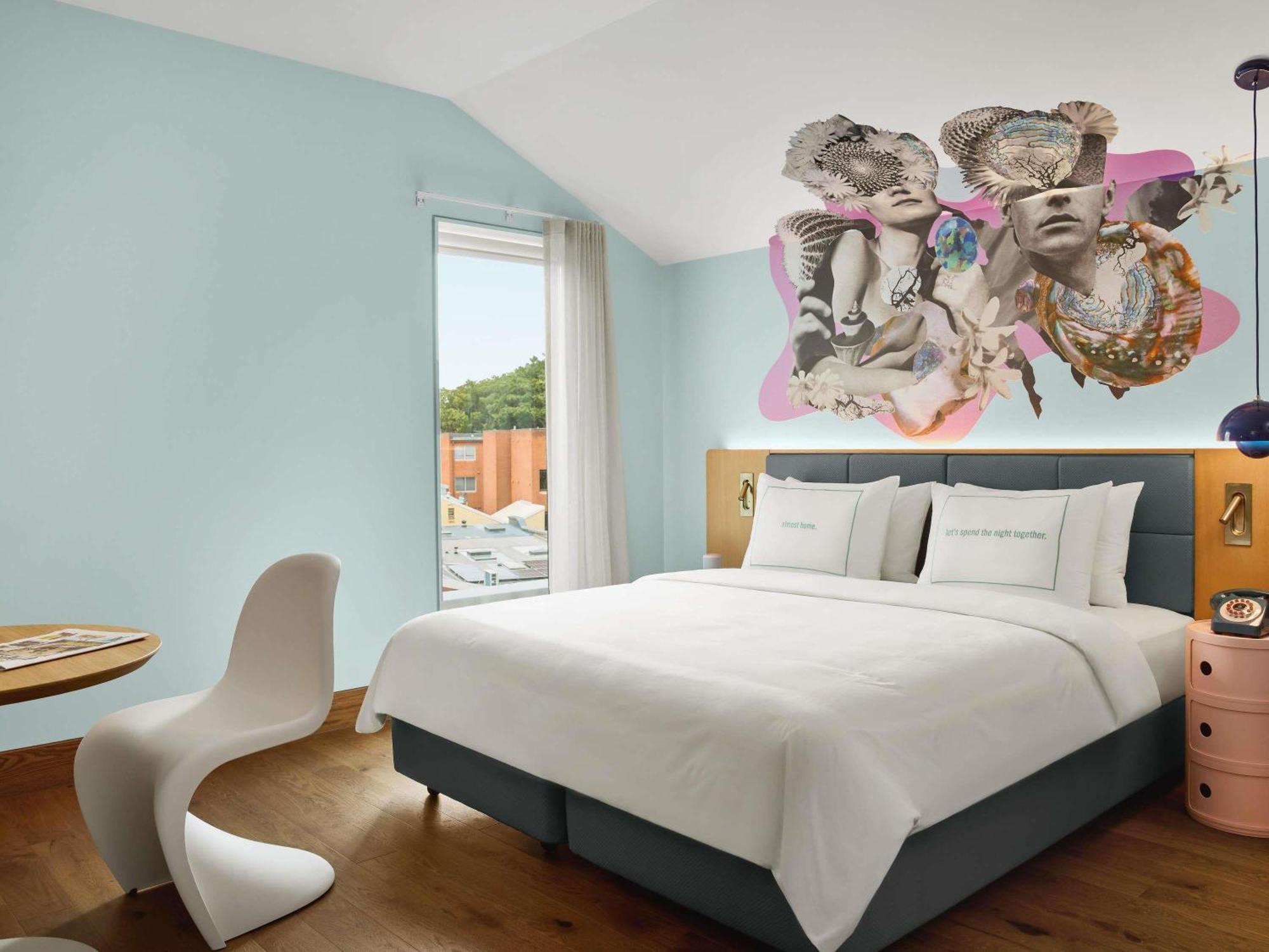 Gigantic Room,1744119594:JPEG