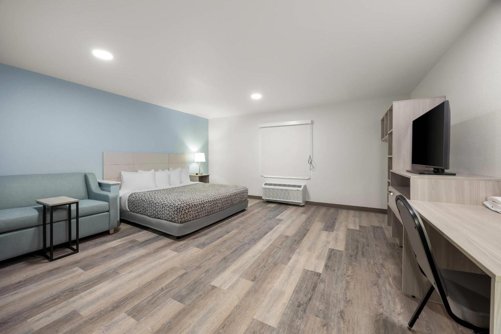 King Suite Sofa Disability Access or Non Smoking