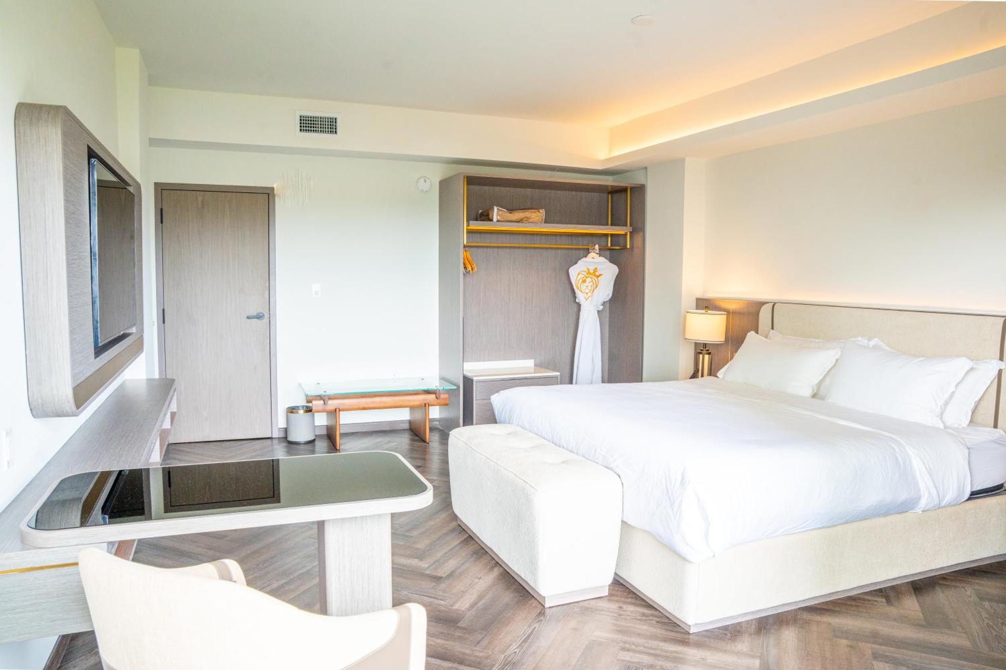 Two-Bedroom Deluxe King Suite with Sunset View - Non-Smoking