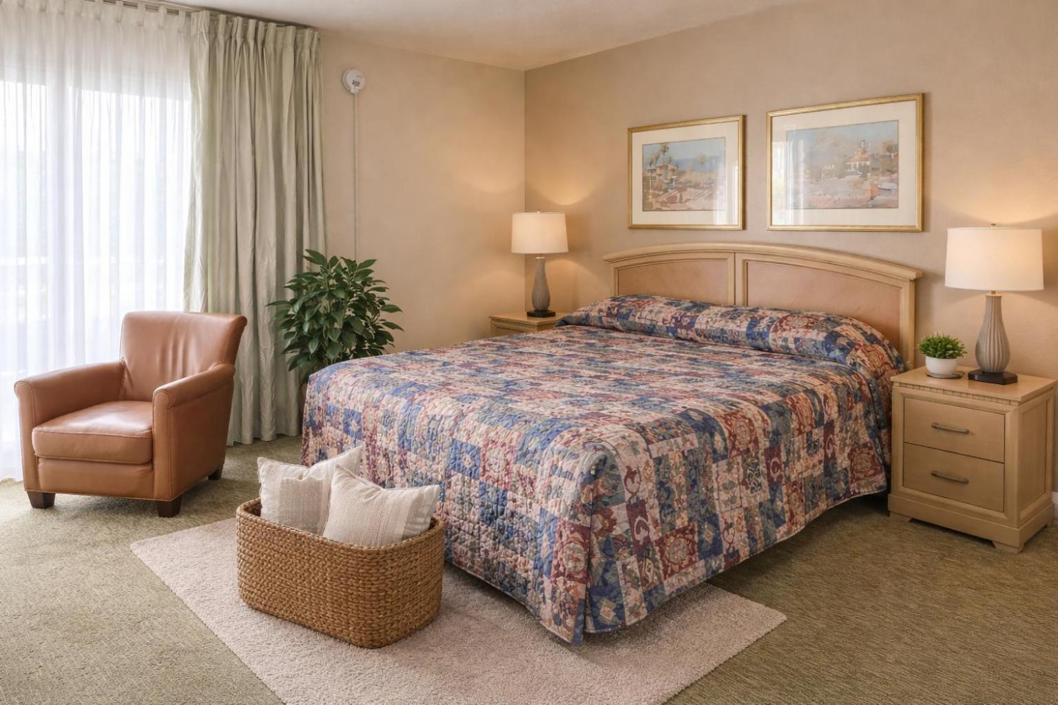 Deluxe Queen Suite