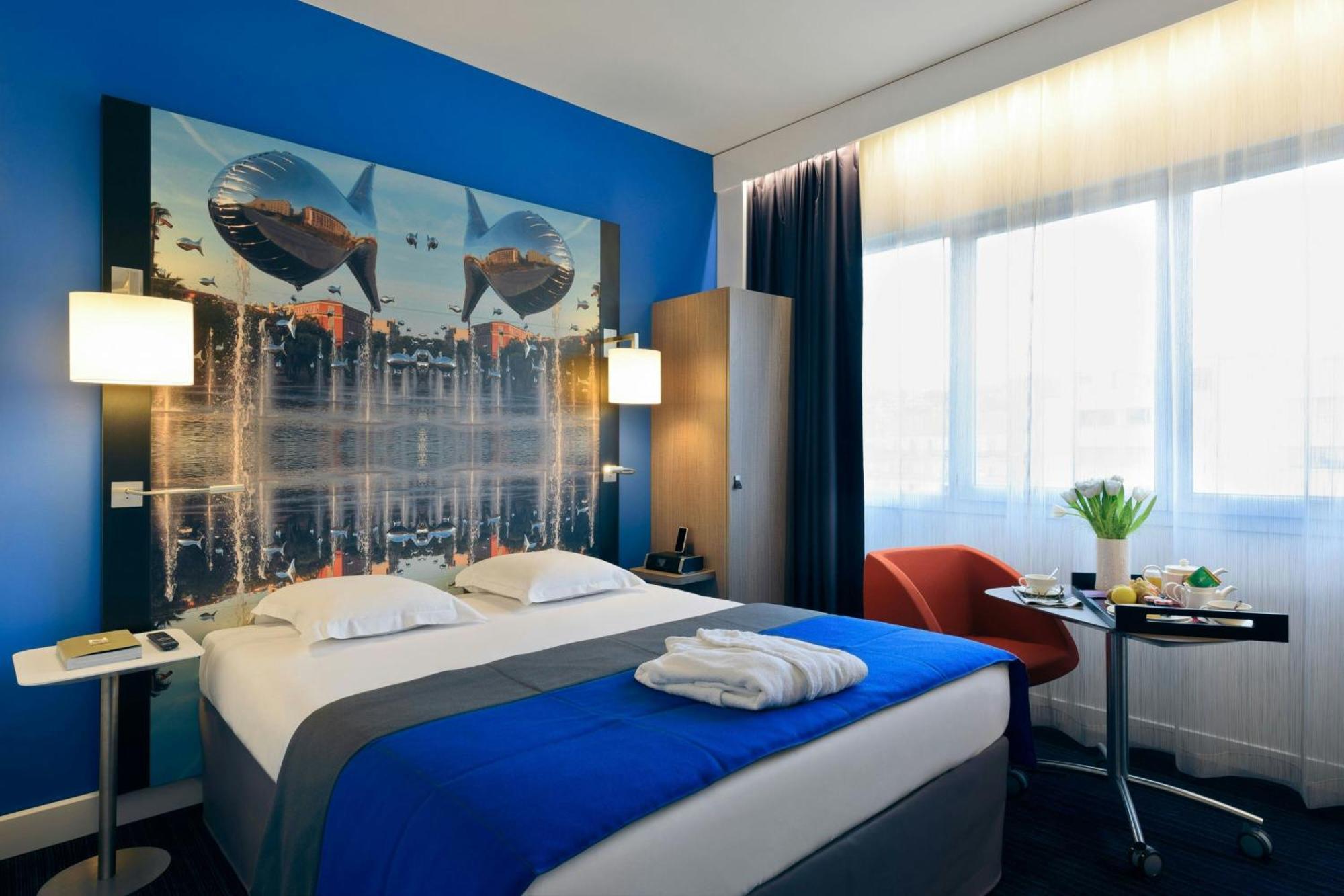 Classic Queen Room City View